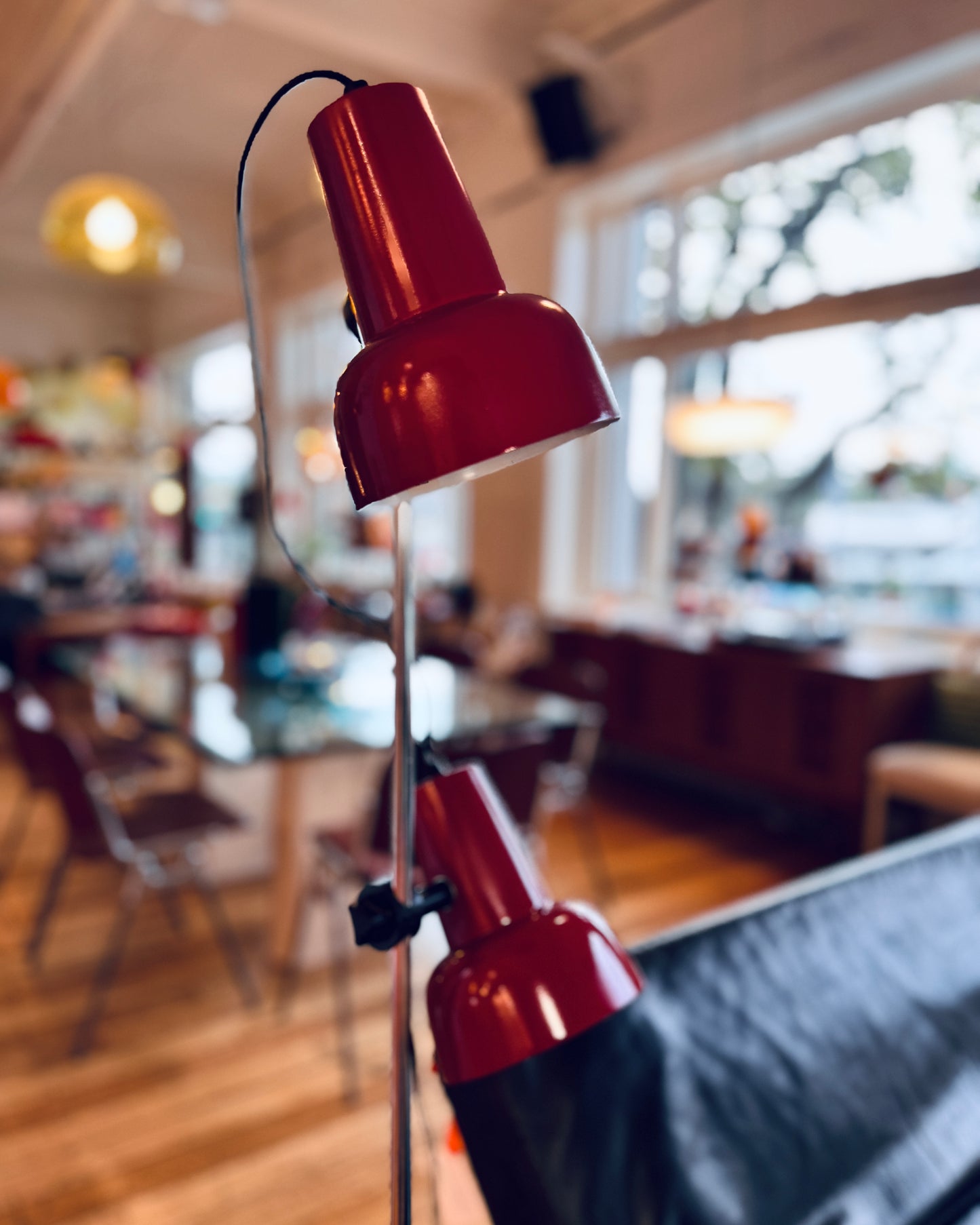 VINTAGE / 1980s Dual Head Floor Lamp - Burgundy
