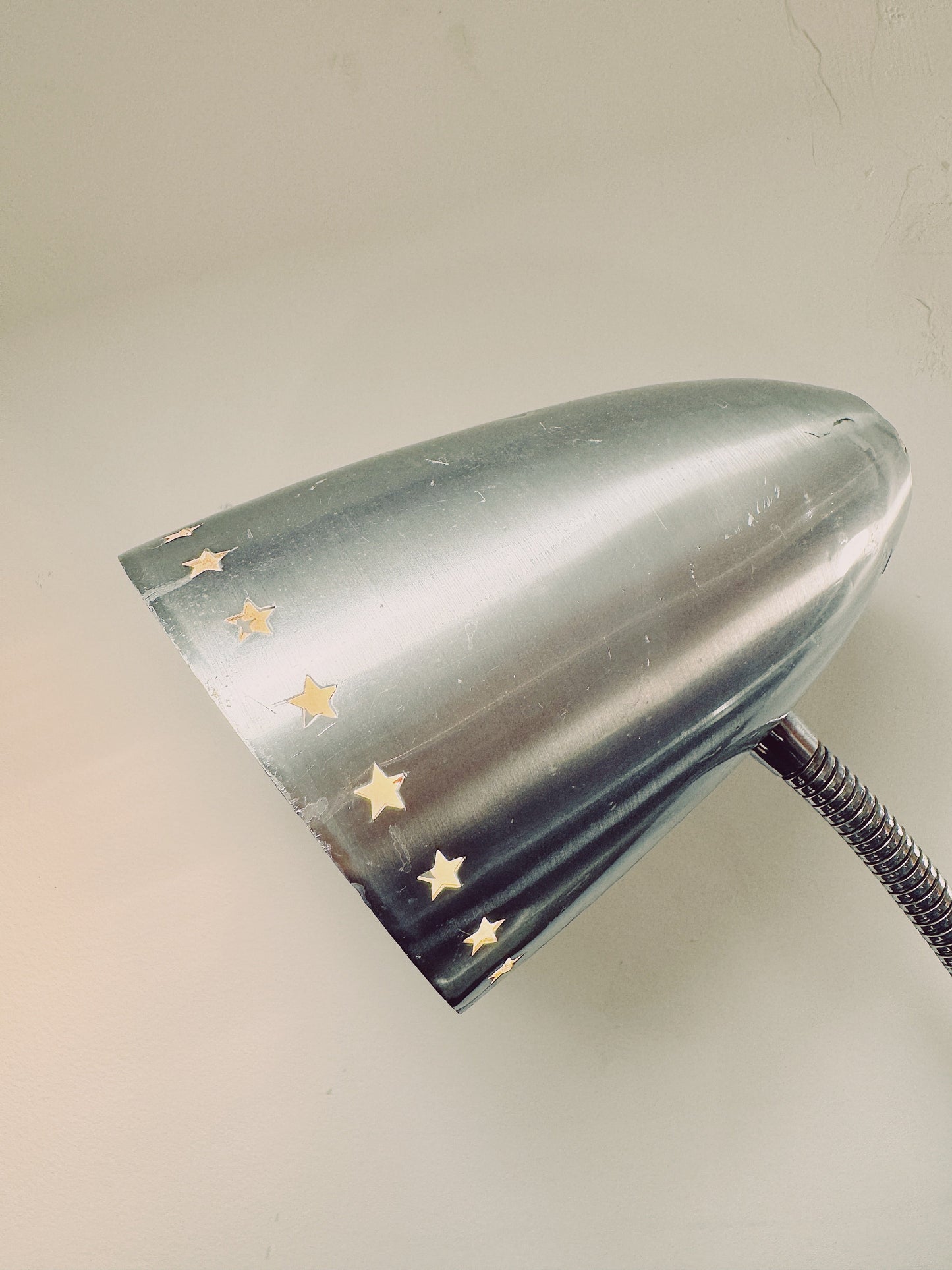 VINTAGE / Atomic Star Perorated Desk Lamp