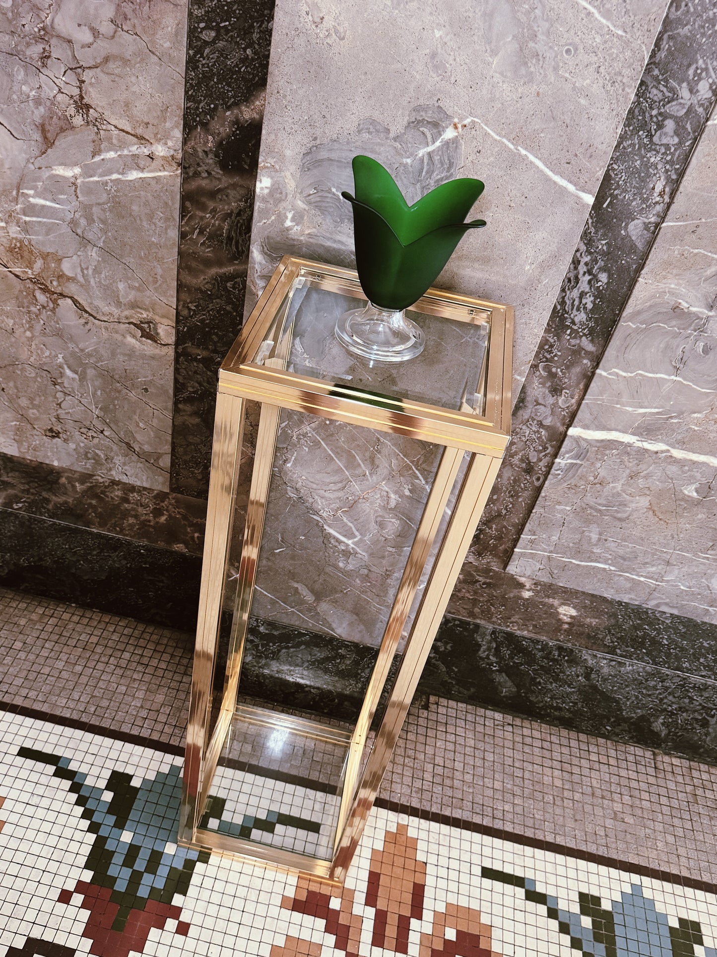 PIERRE VANDEL / Gold Glossy Plinth