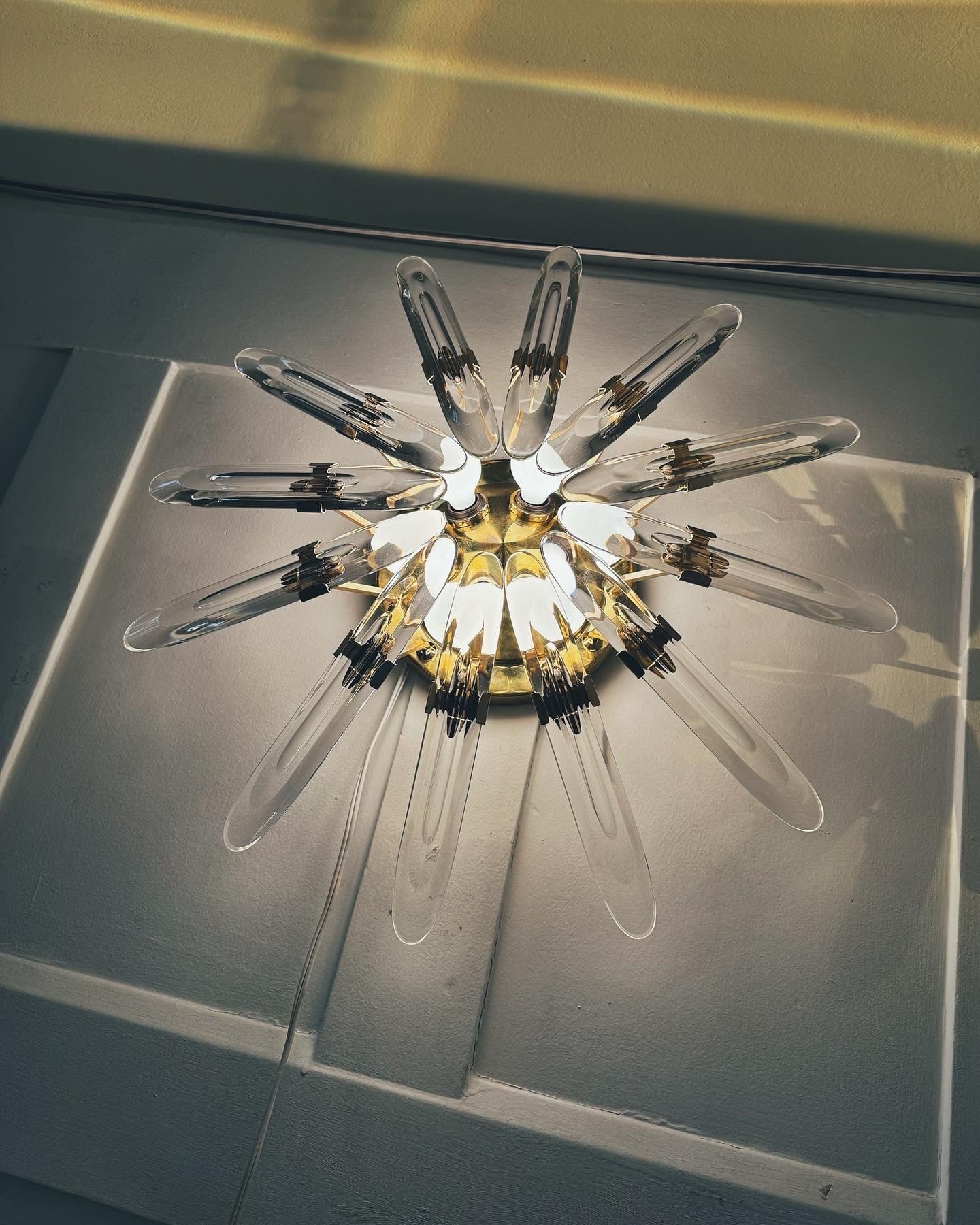 STILKRONEN / 1975 Italian Crystal and Brass Wall Lamp by Oscar Torlasco