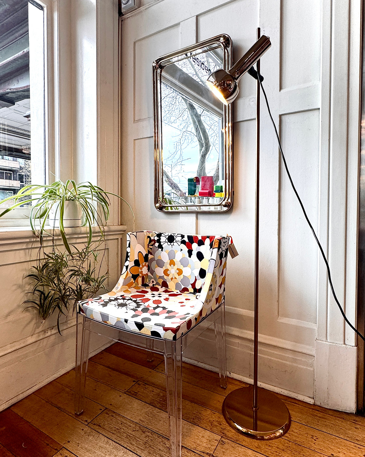 VINTAGE / Oslo Aust. / Single Head Floor Lamp - Gold