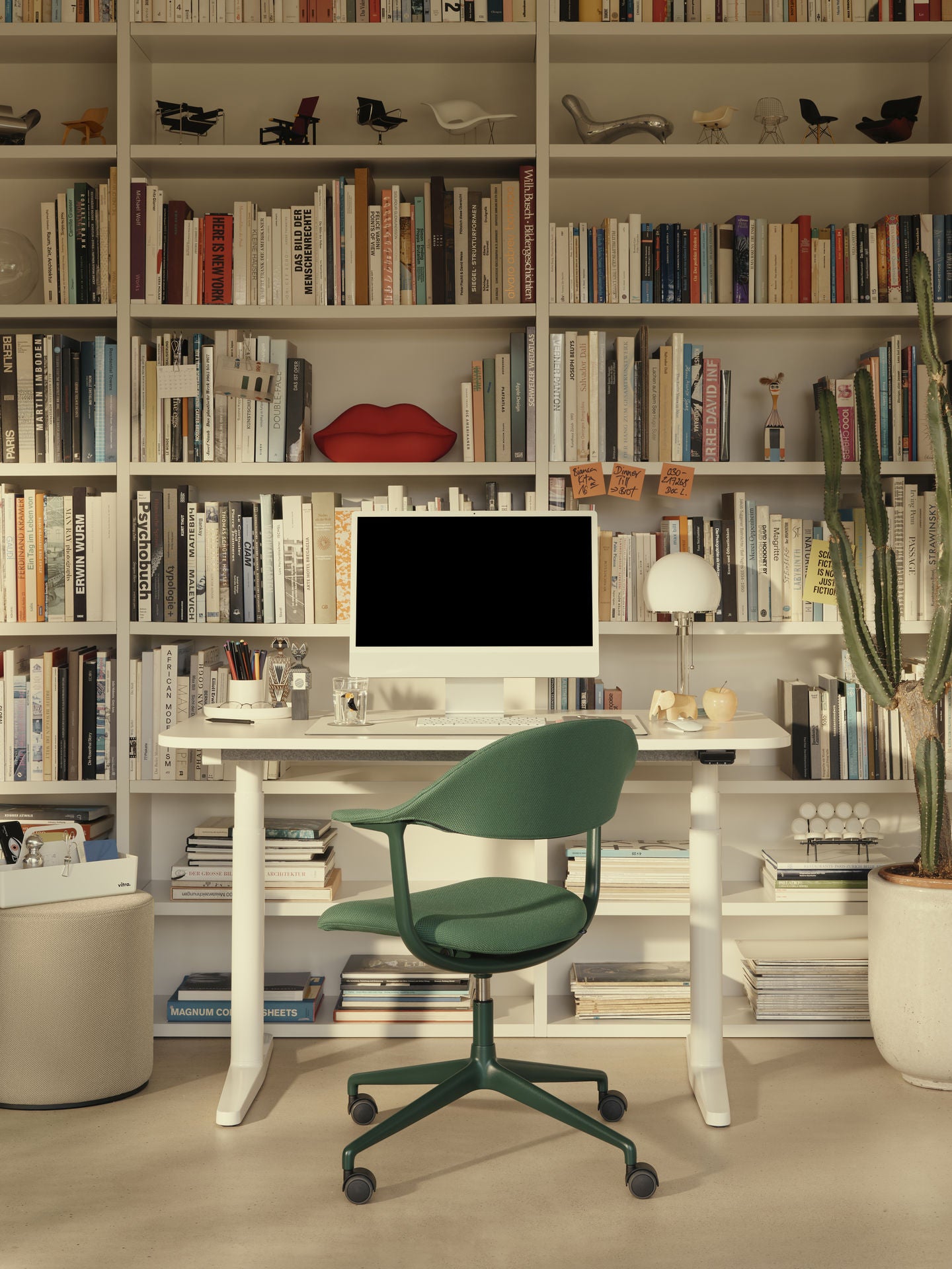VITRA / Miniatures Collection - Bocca Chair
