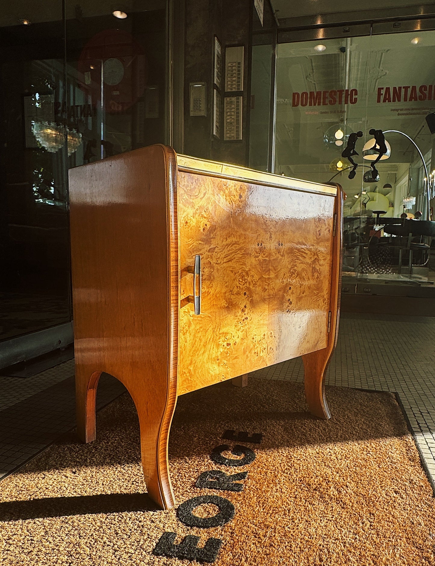 VINTAGE / Burl Wood Veneer Bedside Tables