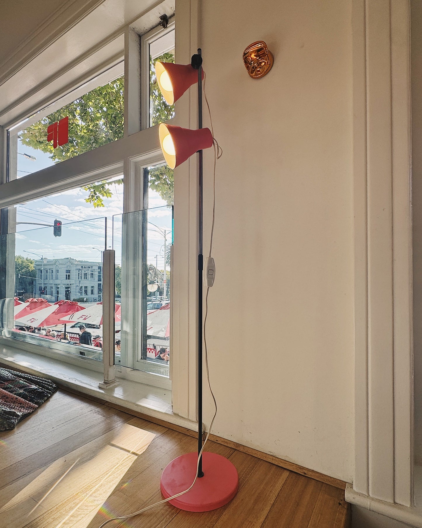 VINTAGE / DUAL HEAD PINK LAMP