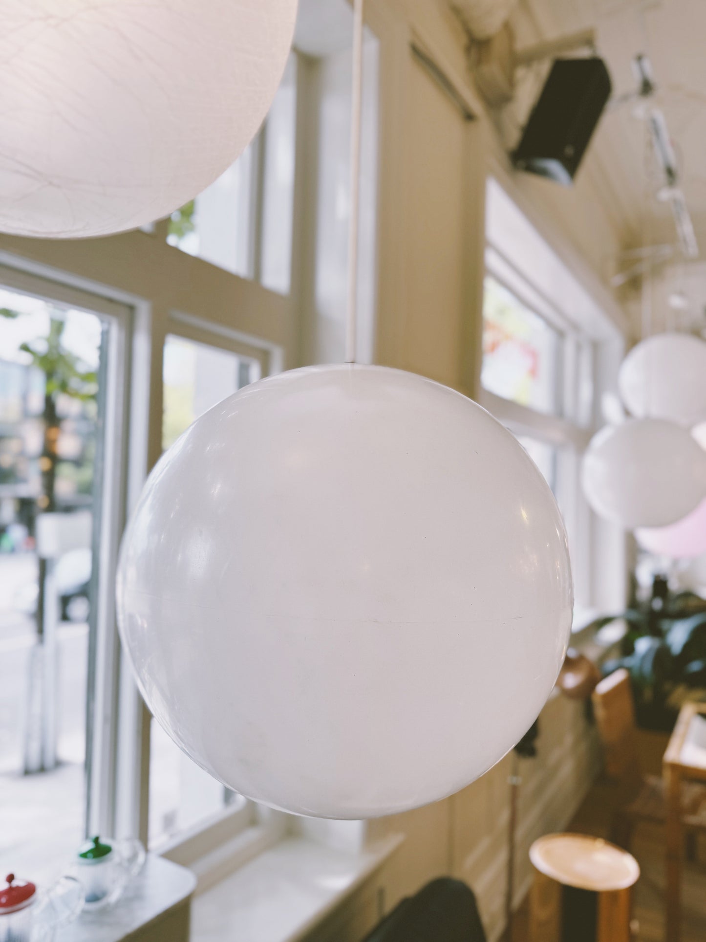 VINTAGE / 1970s Acrylic Sphere Pendants - White