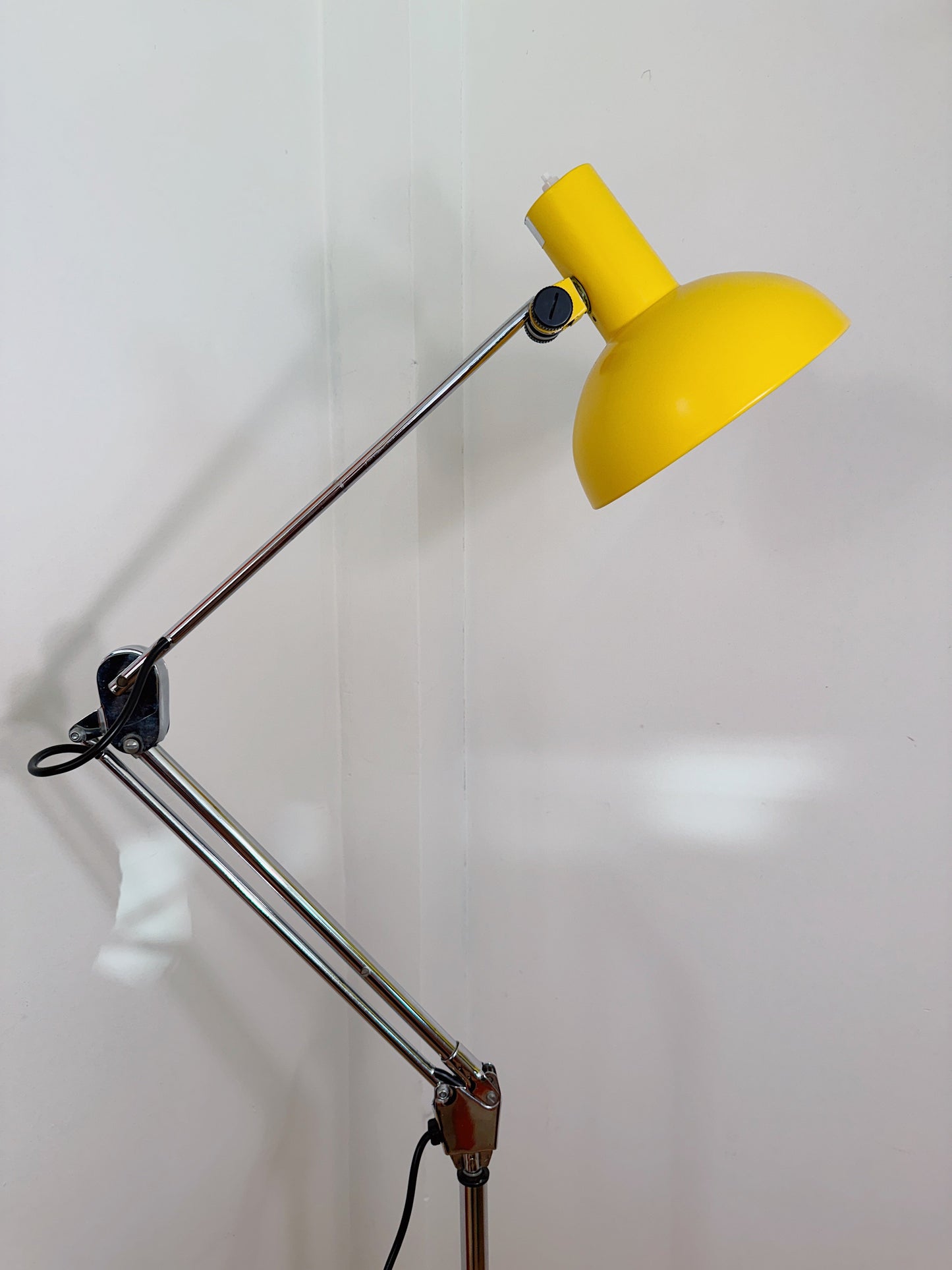 PLANET / 1970s Yellow/Chrome Planet Floor Lamp