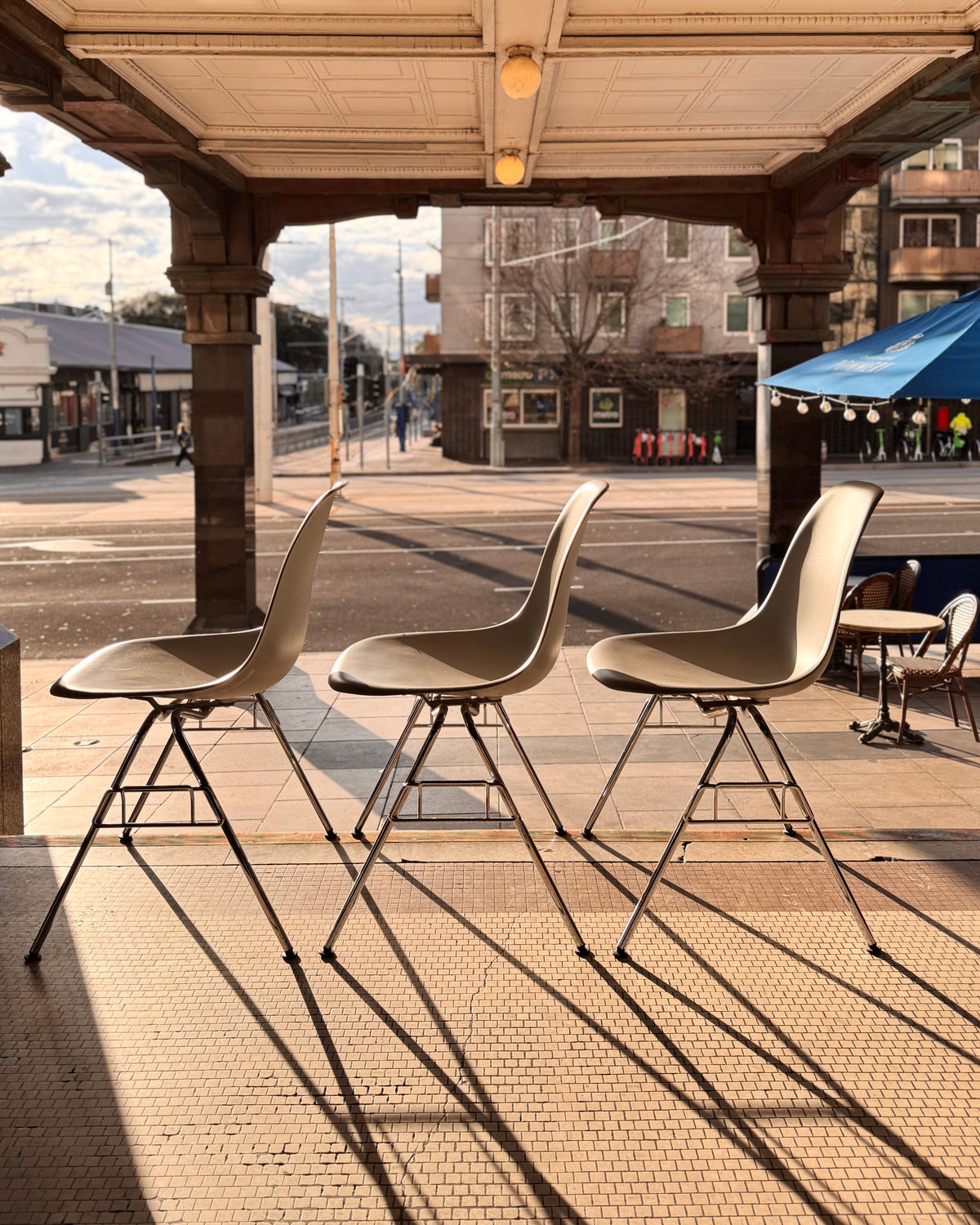 VITRA TAKEOVER / Eames Plastic Side Chair RE DSS, 1950 - Grey