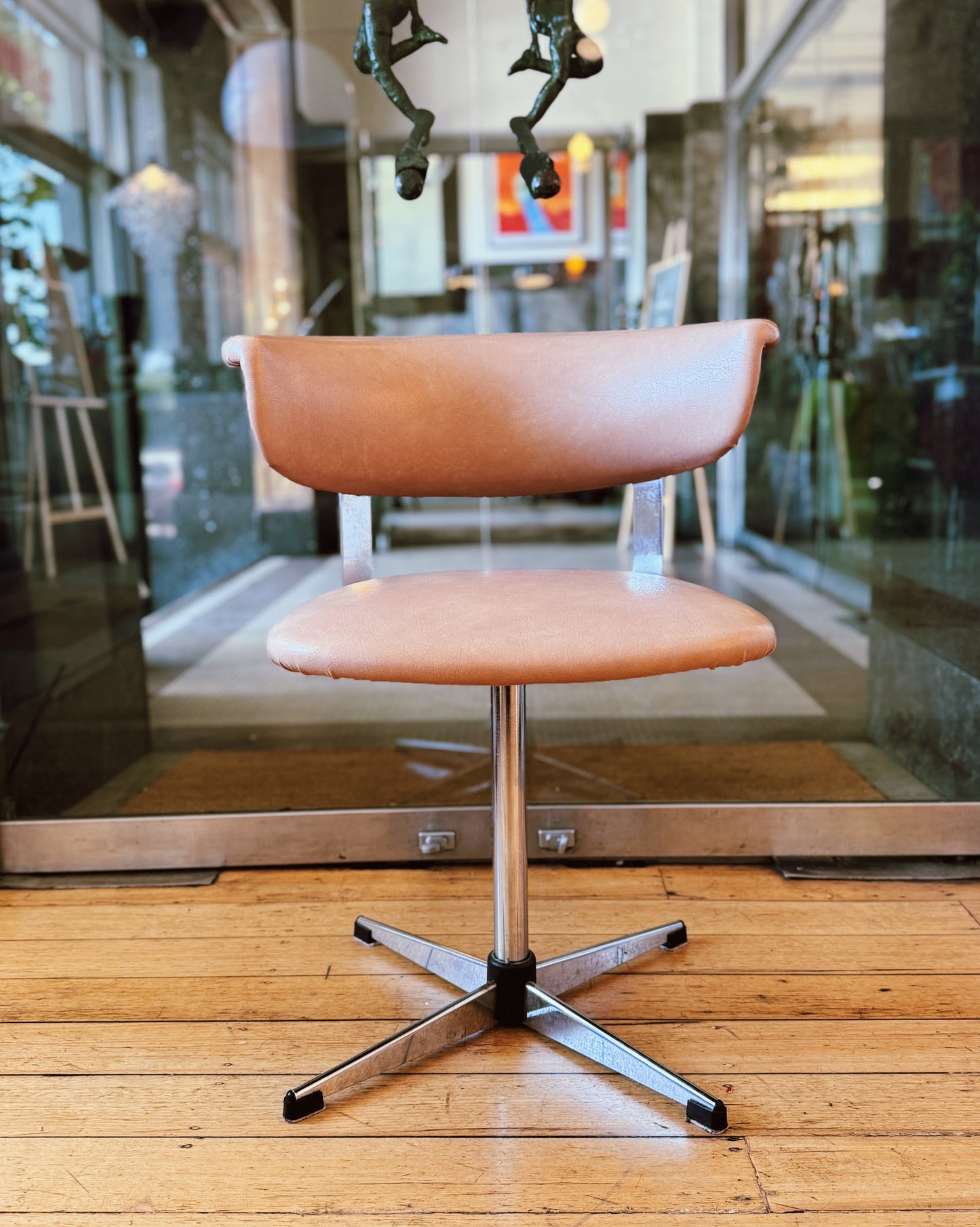 KM TUBULAR INDUSTRIES / 1970s Chrome & Blush Swivel Chairs - Set of 4