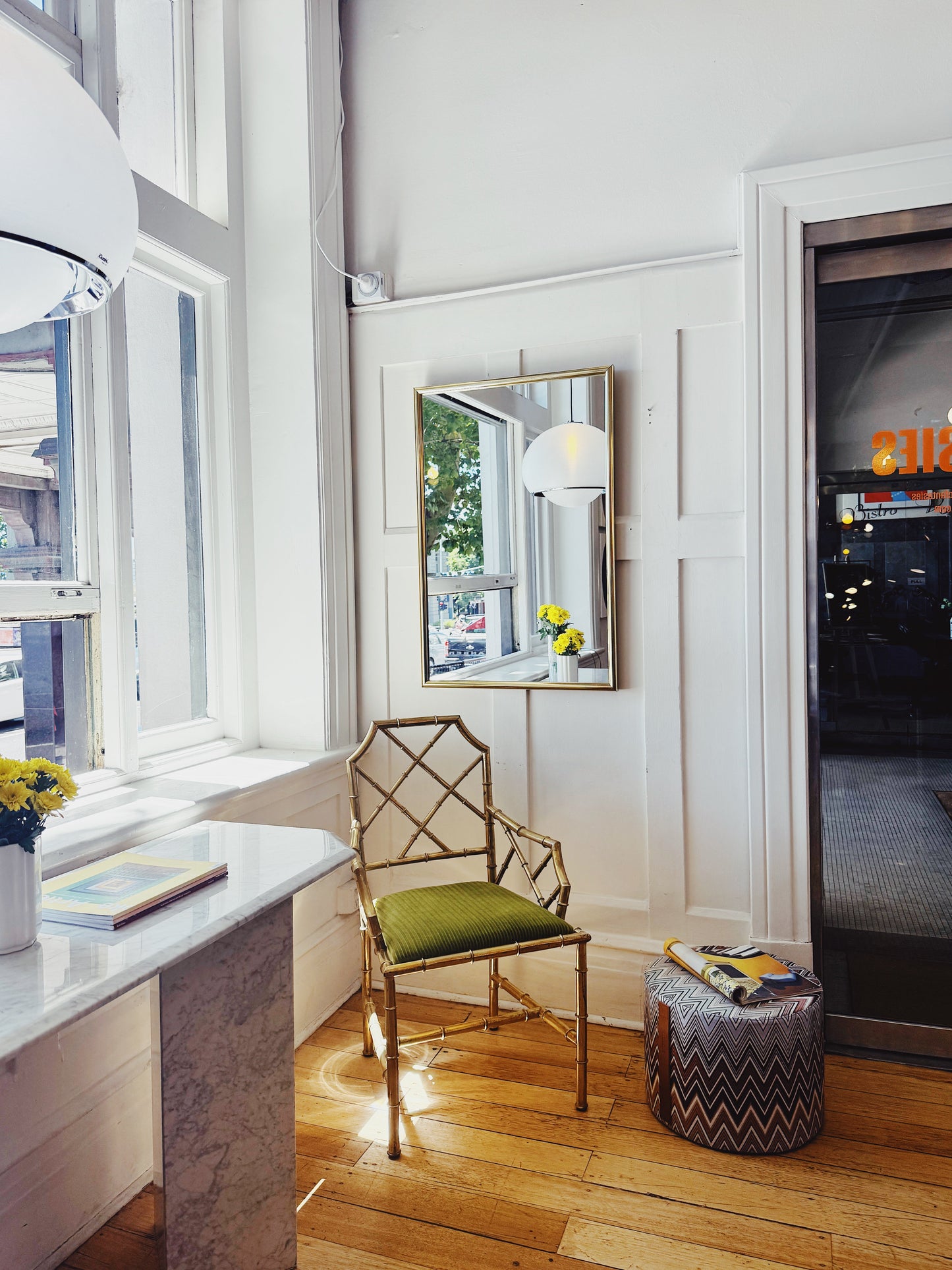 VINTAGE / Gold Frame Mirror