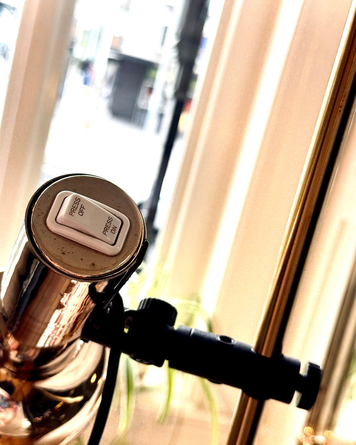 VINTAGE / Oslo Aust. / Single Head Floor Lamp - Gold