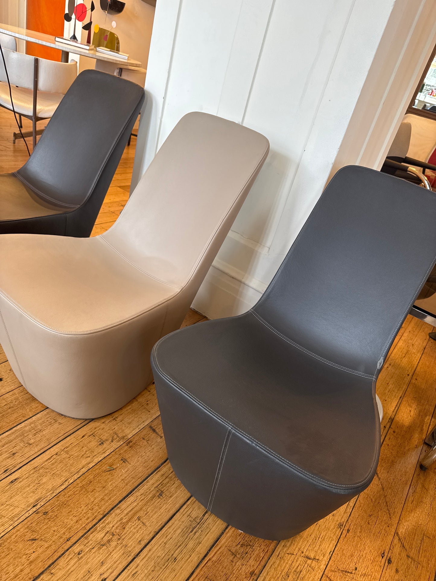 VITRA TAKEOVER / Monopod Leather Seat by Jasper Morrison, 2008 - Black