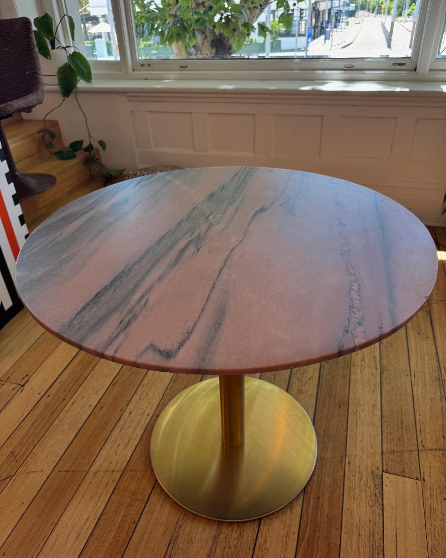 CONTEMPORARY / CAFE TABLE W/PINK MARBLE TOP + BRASS BASE