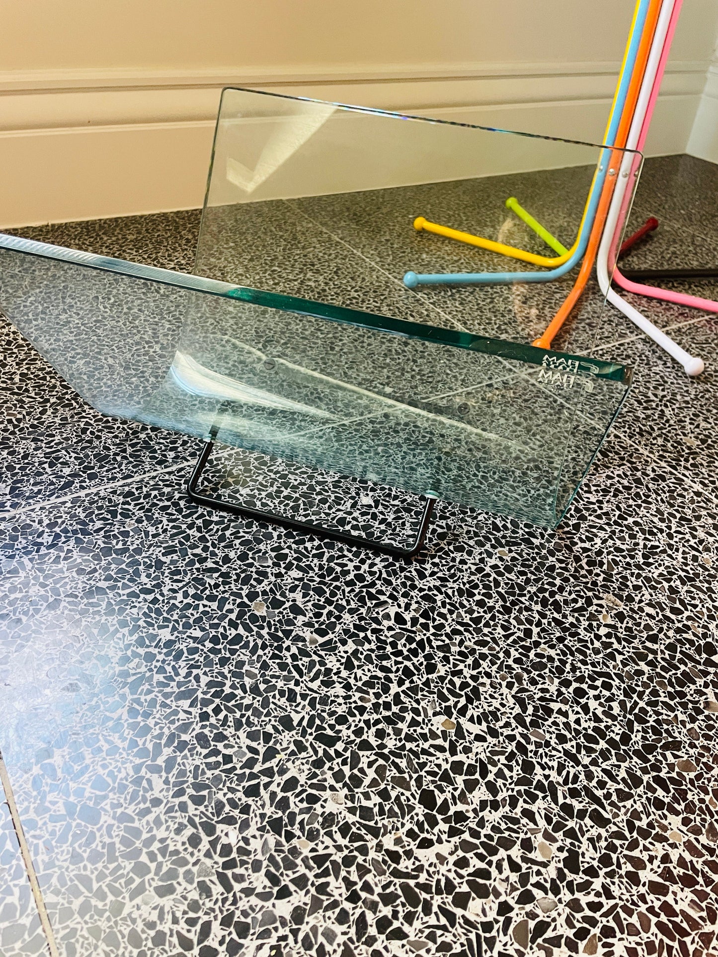 FIAM ITALIA / Glass Portarviste Magazine Holder by Vittorio Livi