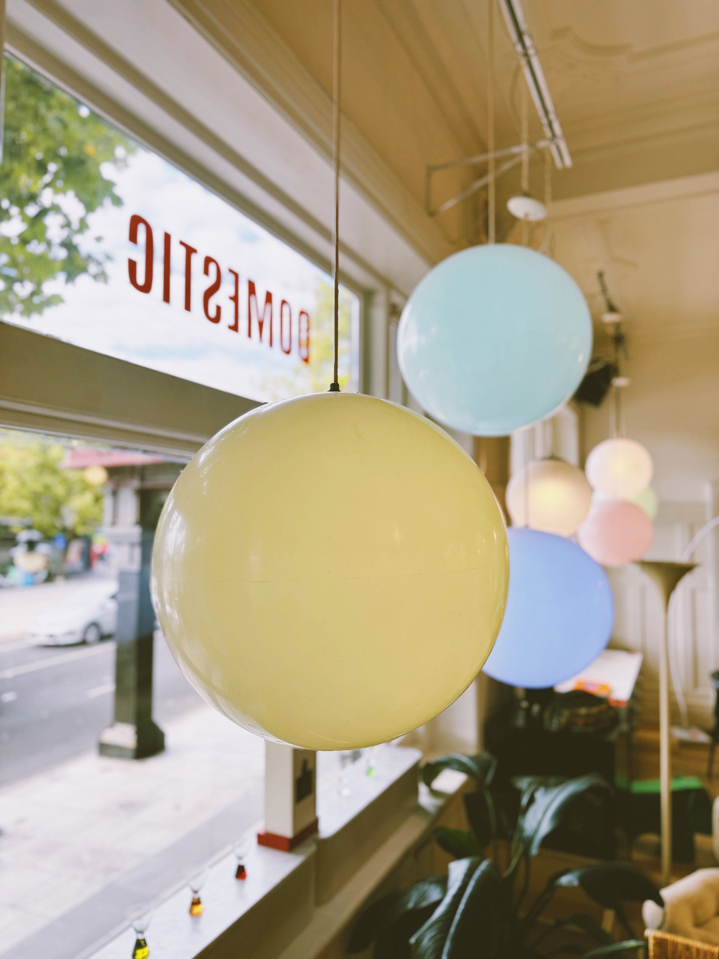 VINTAGE / 1970s Acrylic Sphere Pendants - White