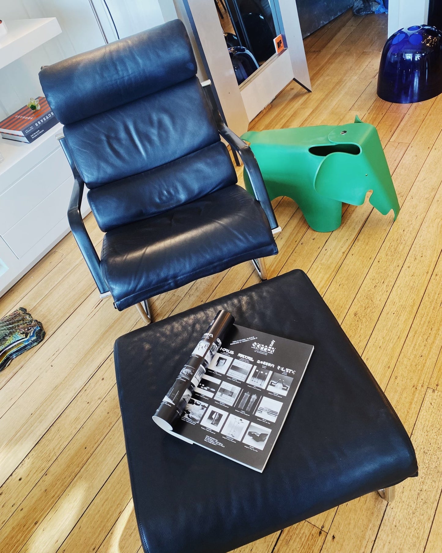 YRJÖ KUKKAPURO / 1970’s Remmi Black Leather Lounge chair + Ottoman
