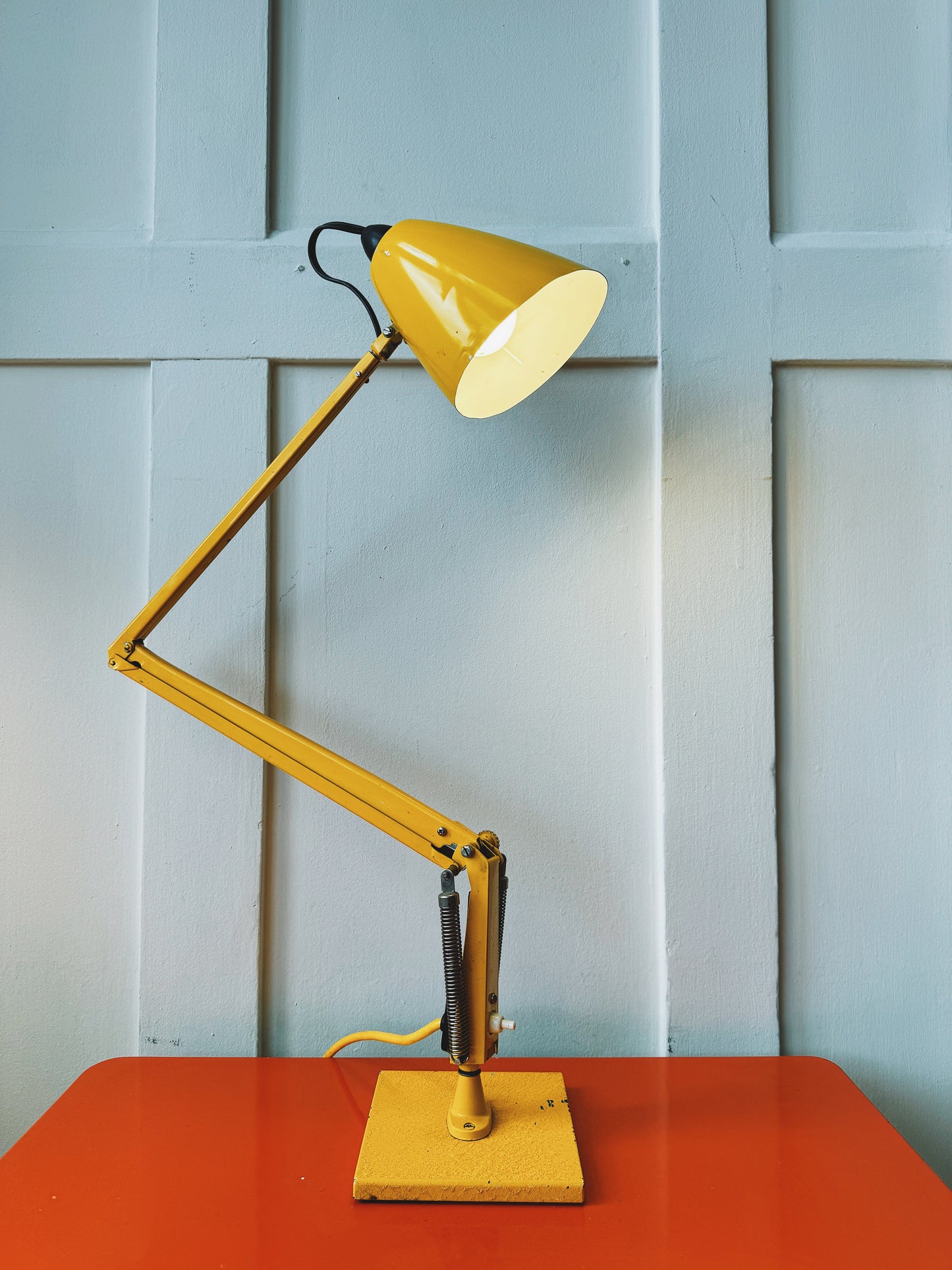 PLANET / Studio K Desk Lamp - Yolk