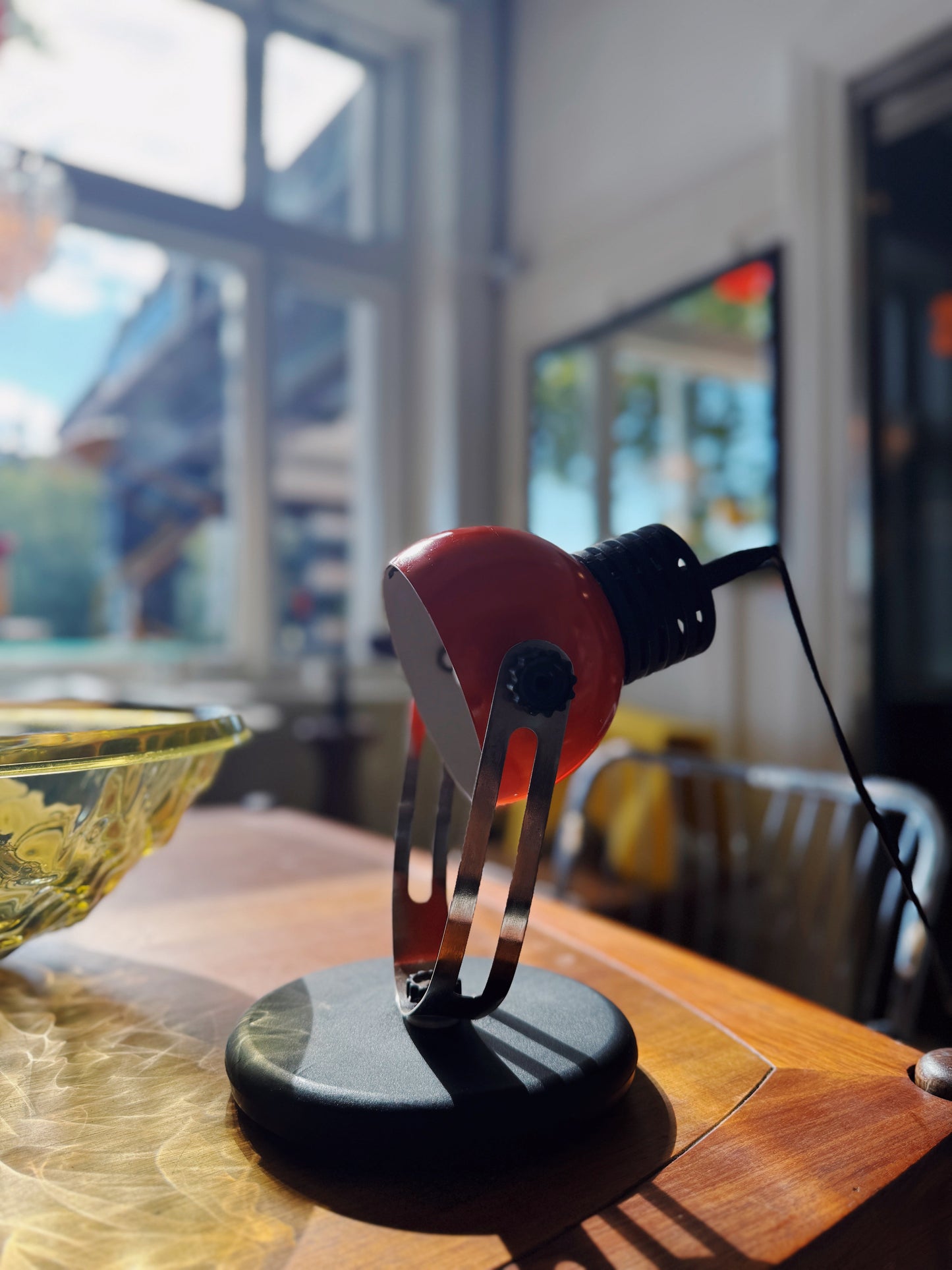 VINTAGE / Vermillion Eyeball Desk Lamp