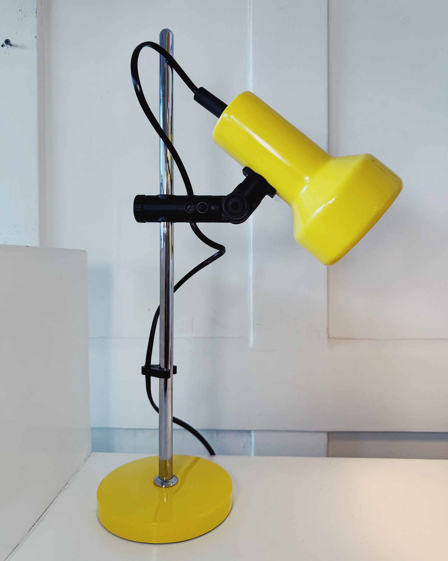 VINTAGE / Glossy Yellow Desk Lamp