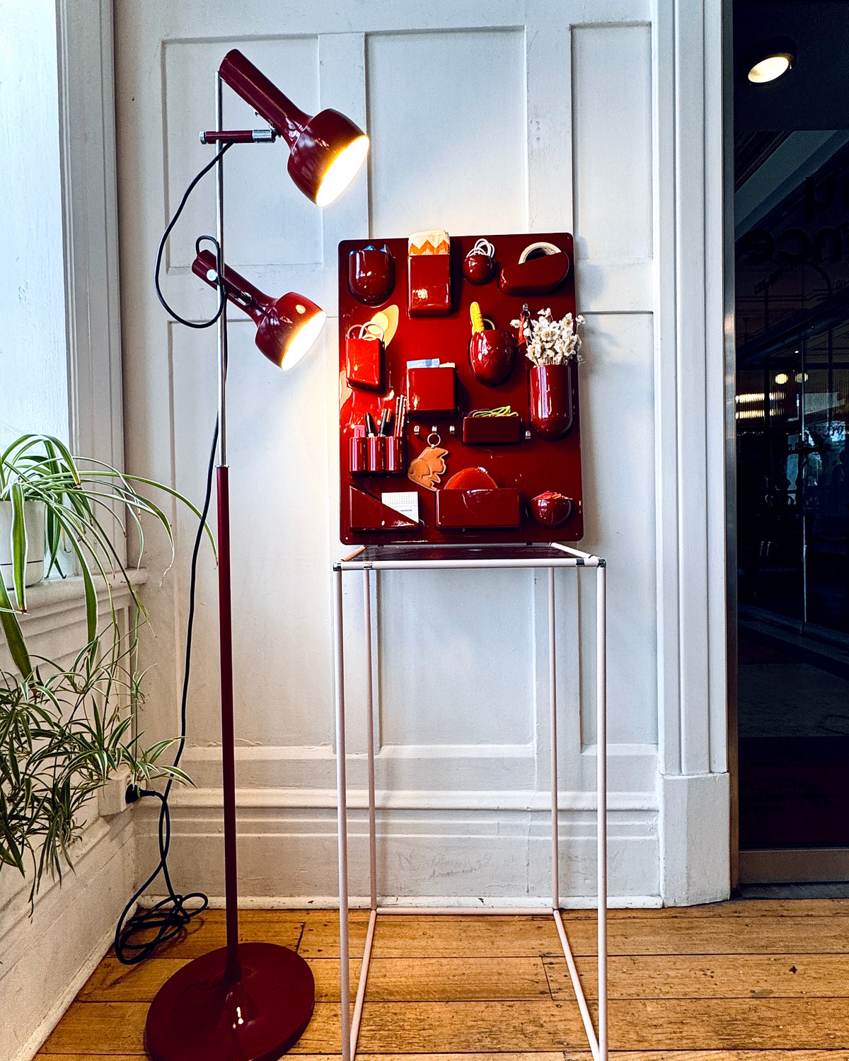 VINTAGE / Oslo Aust. / Dual Head Floor Lamp - Burgundy