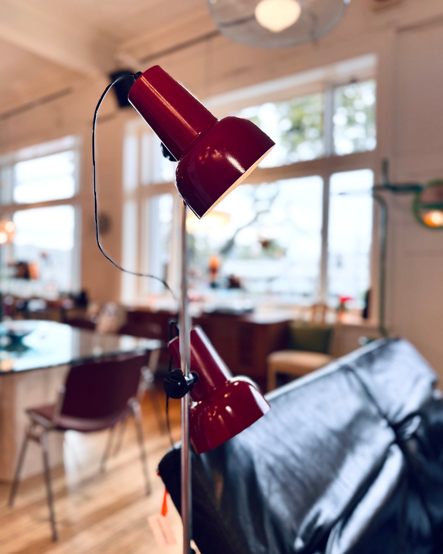 VINTAGE / 1980s Dual Head Floor Lamp - Burgundy