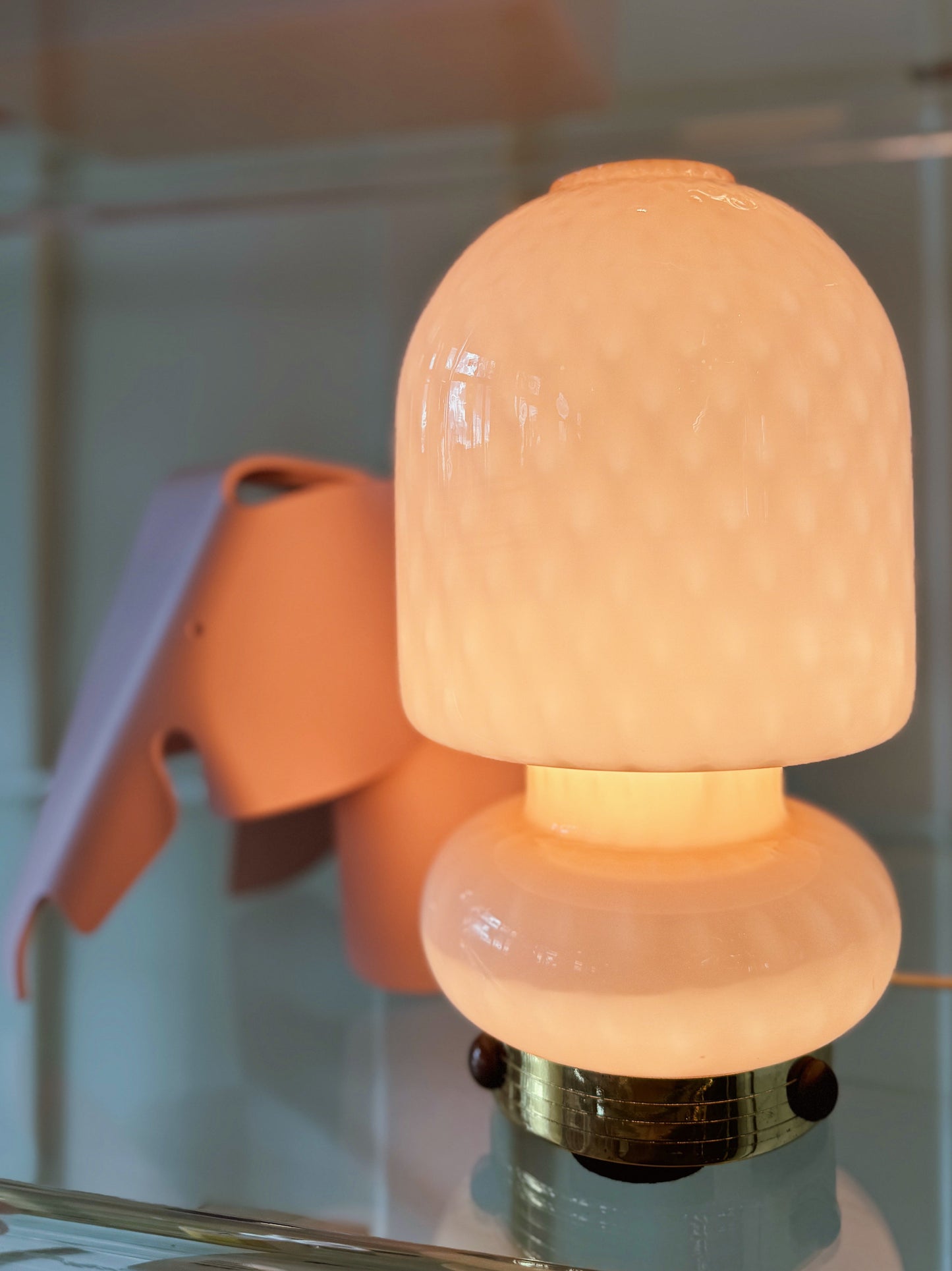 VINTAGE / Pink Mottled Glass Lamp w/Brass Base