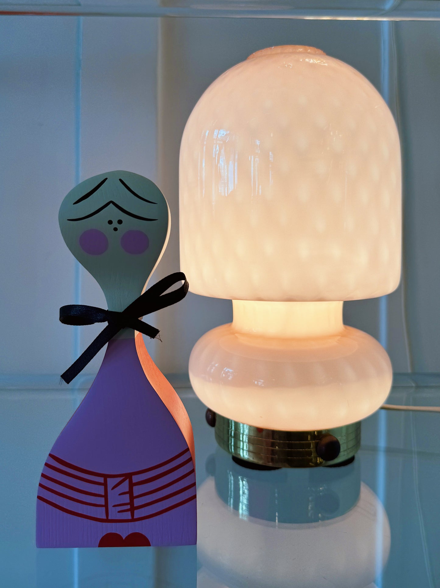 VINTAGE / Pink Mottled Glass Lamp w/Brass Base