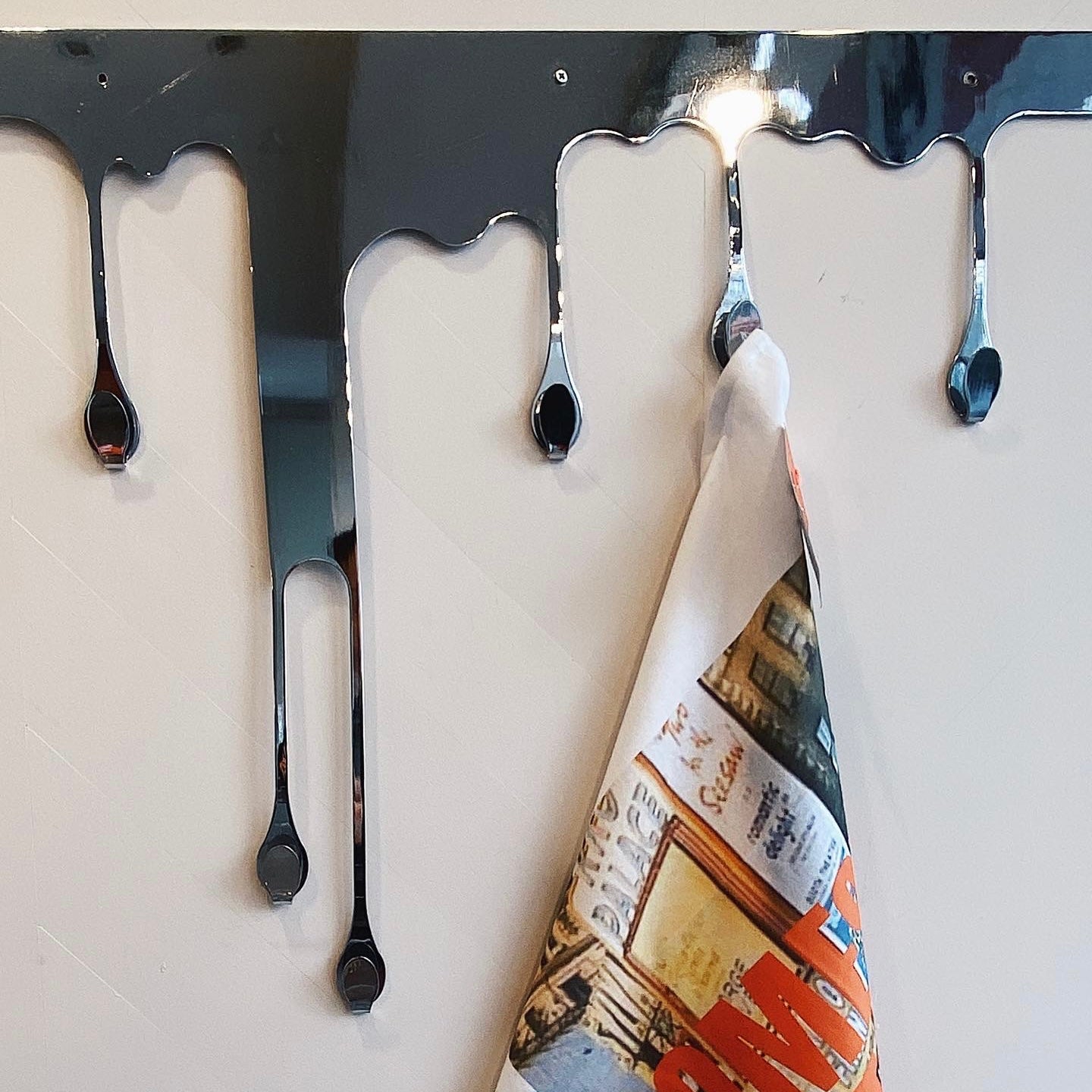FANTASY #203 / Dripping Chrome Hook Rack