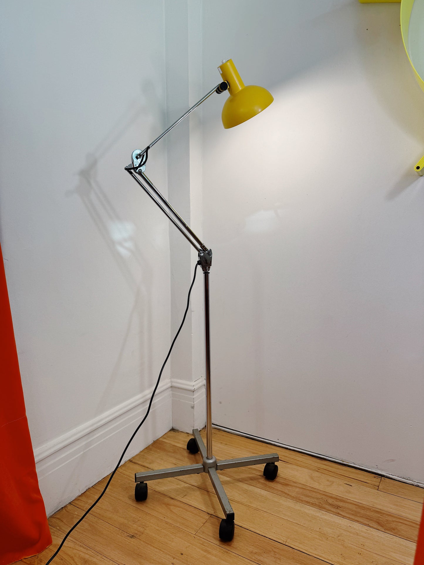 PLANET / 1970s Yellow/Chrome Planet Floor Lamp