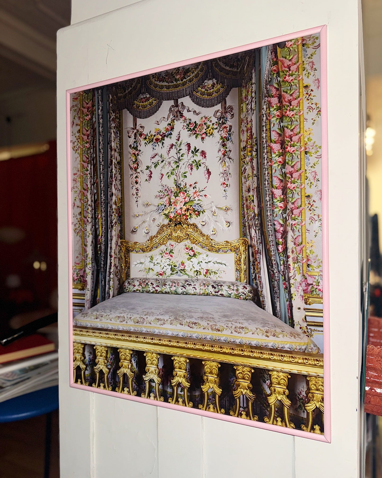 RETRO FRAME PHOTOGRAPHIC PRINT / Marie Antoinette’s Bedroom, 2015