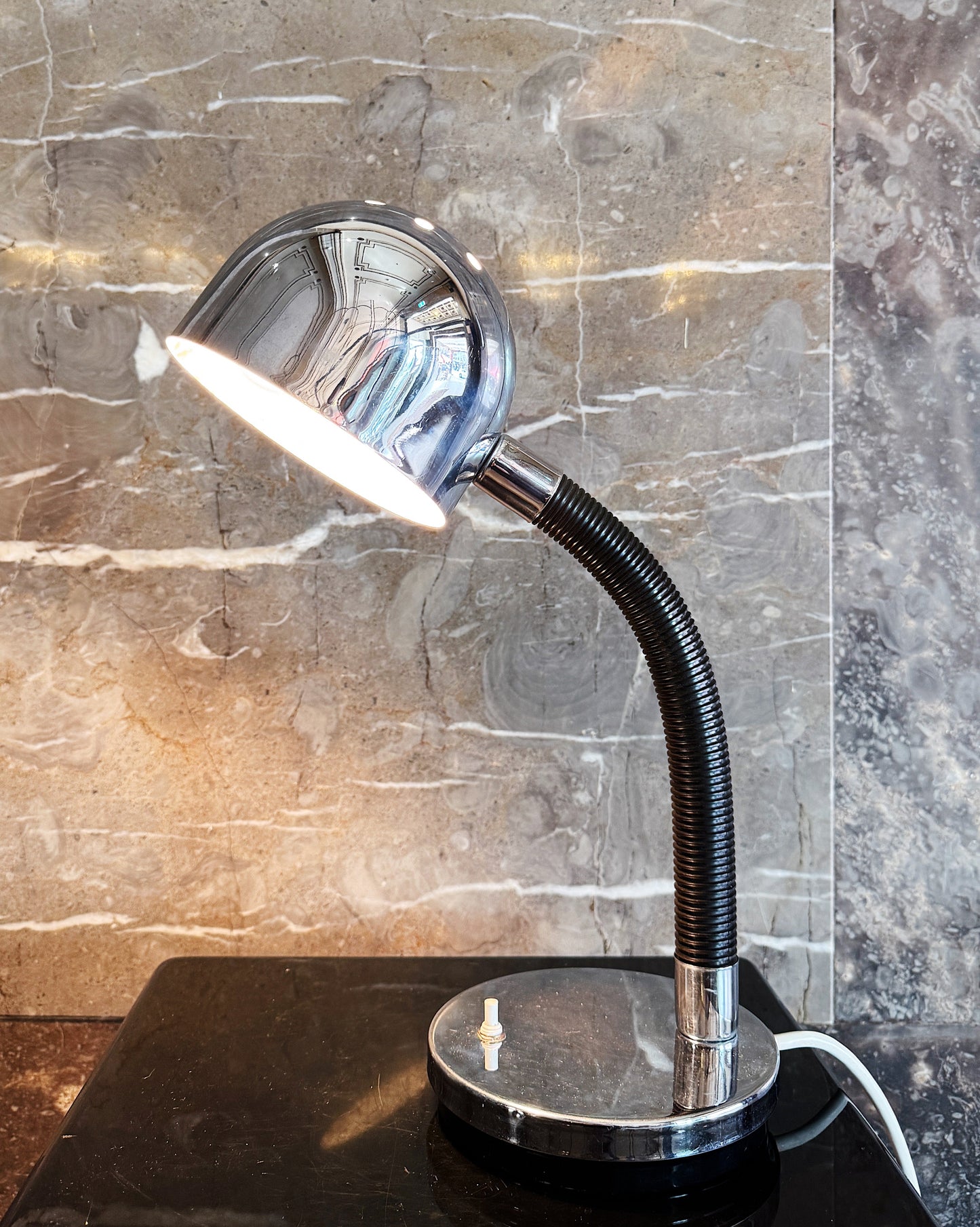 VINTAGE / Retro Gooseneck Desk Lamp - Chrome