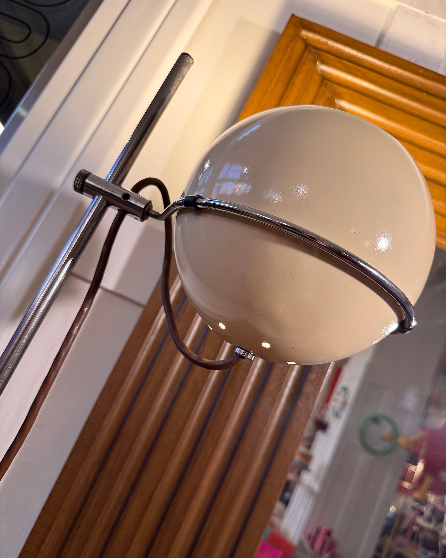 VINTAGE / Space Age Floor Lamp - Cream