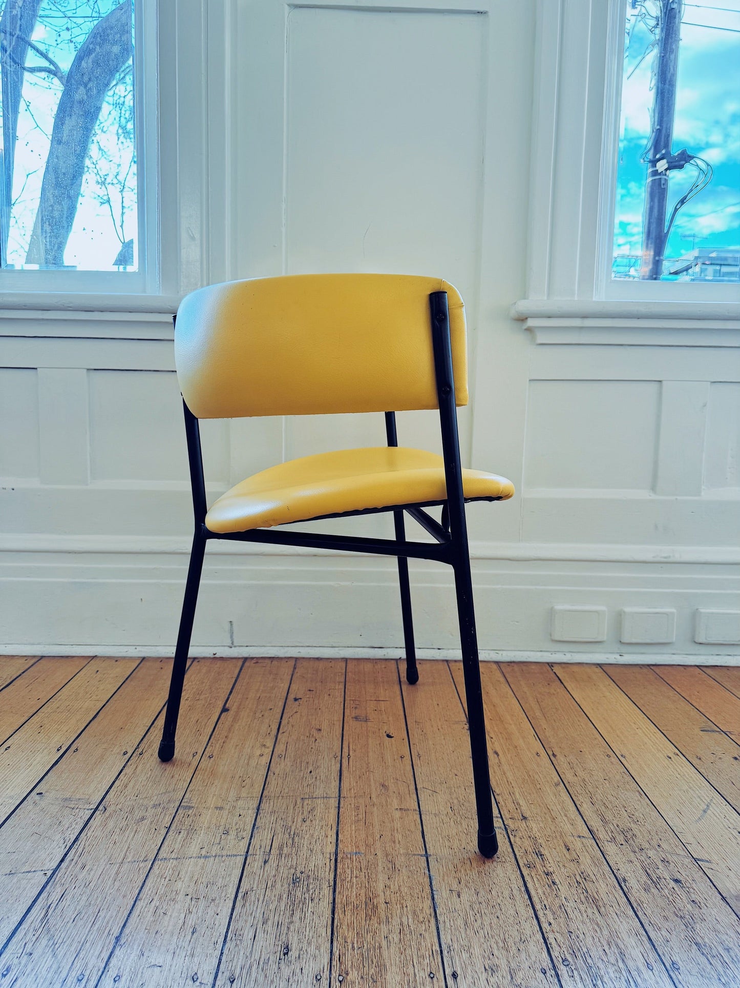 KENDALL / 1960's Set of Four Tripod Tub Chairs in Blue + Yellow