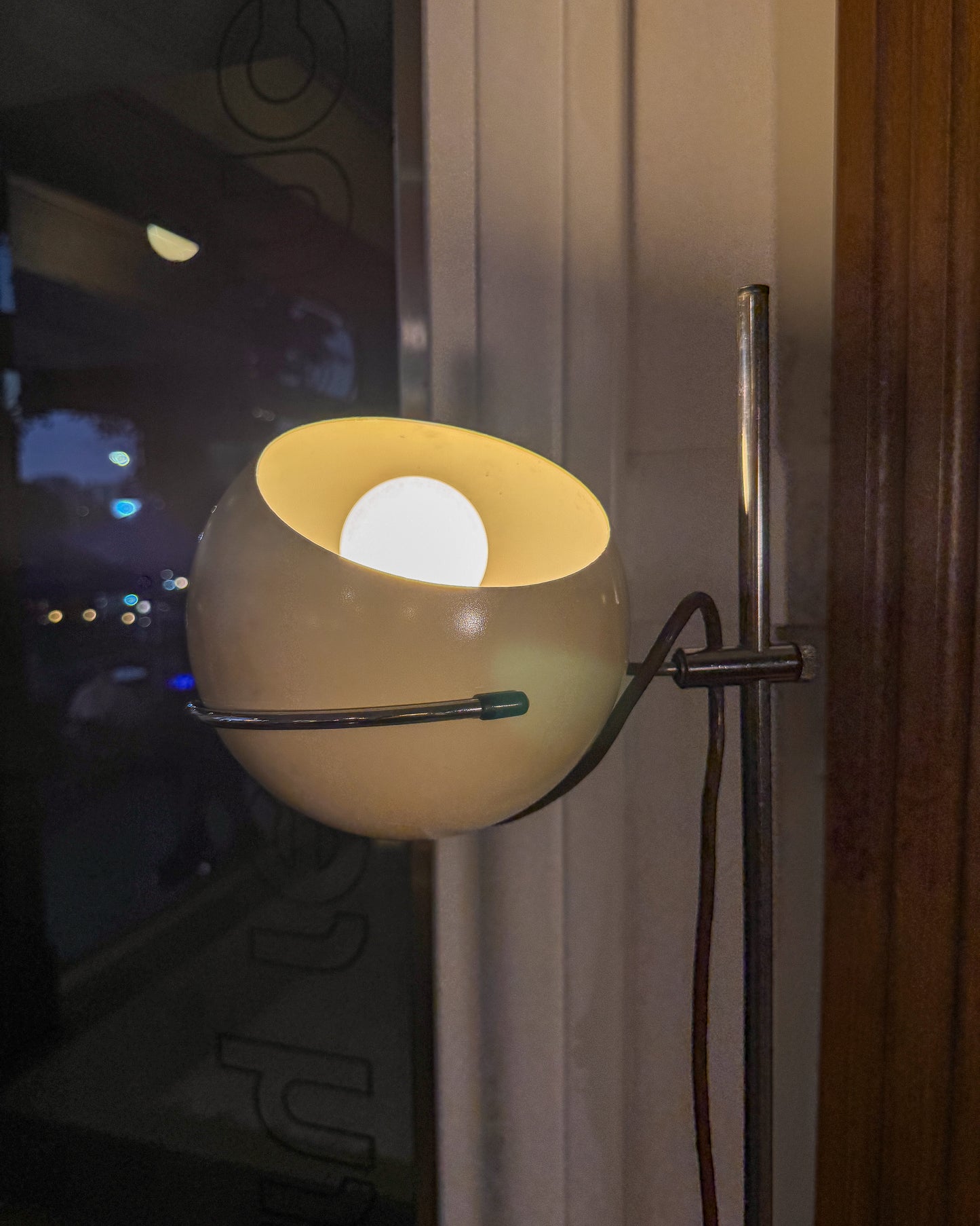 VINTAGE / Space Age Floor Lamp - Cream