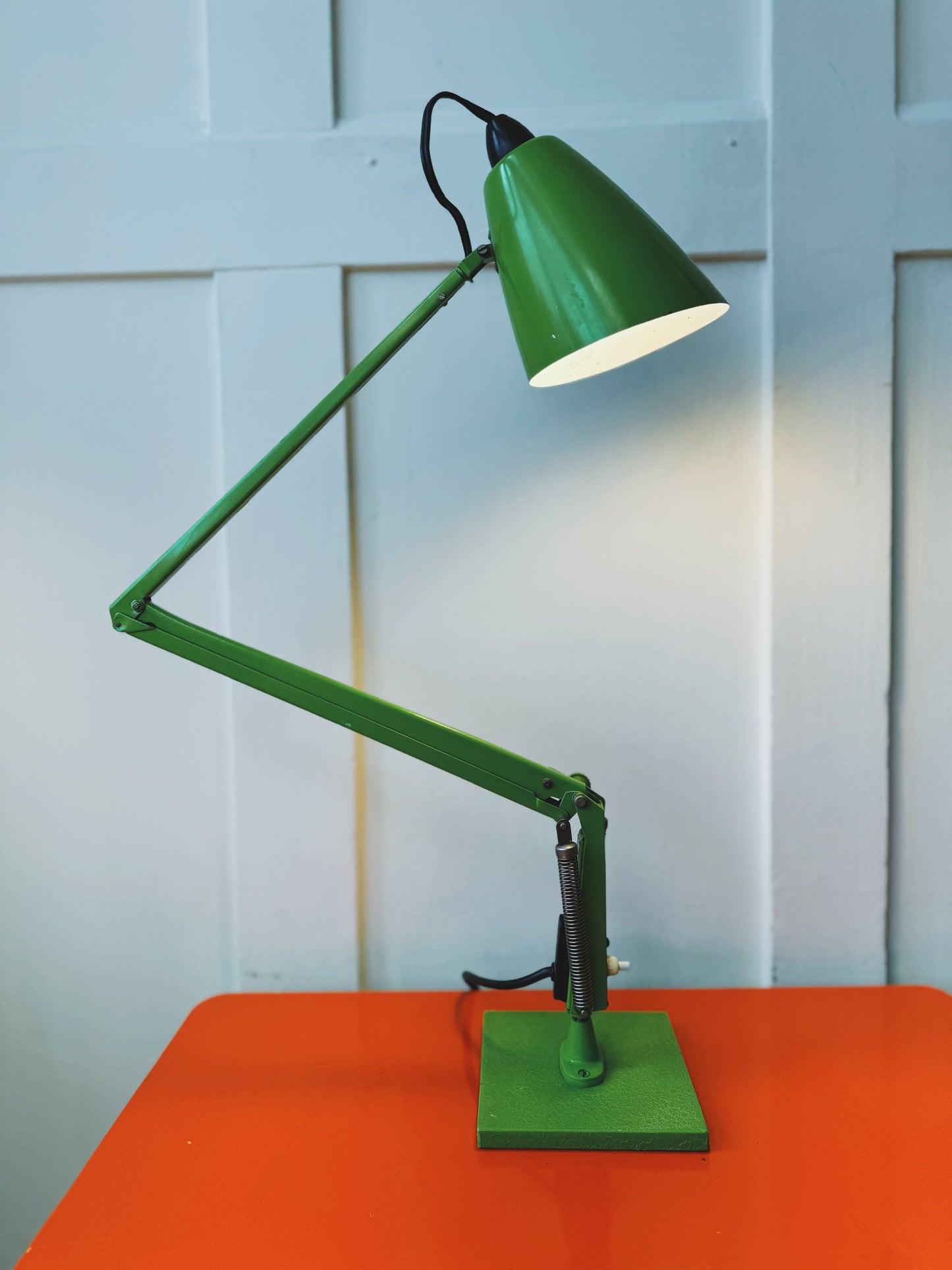 PLANET / Studio K Desk Lamp - Grass Green
