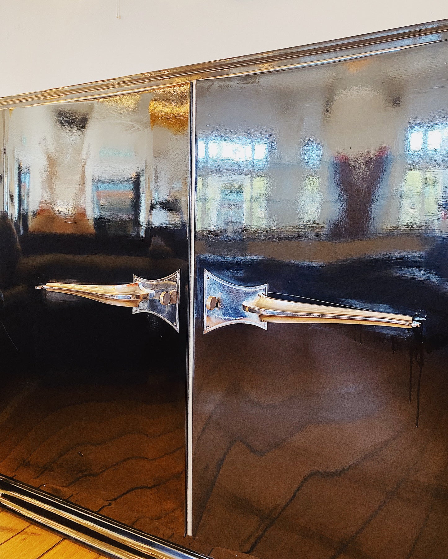 HI GLOSS / Deco Gothic French sideboard