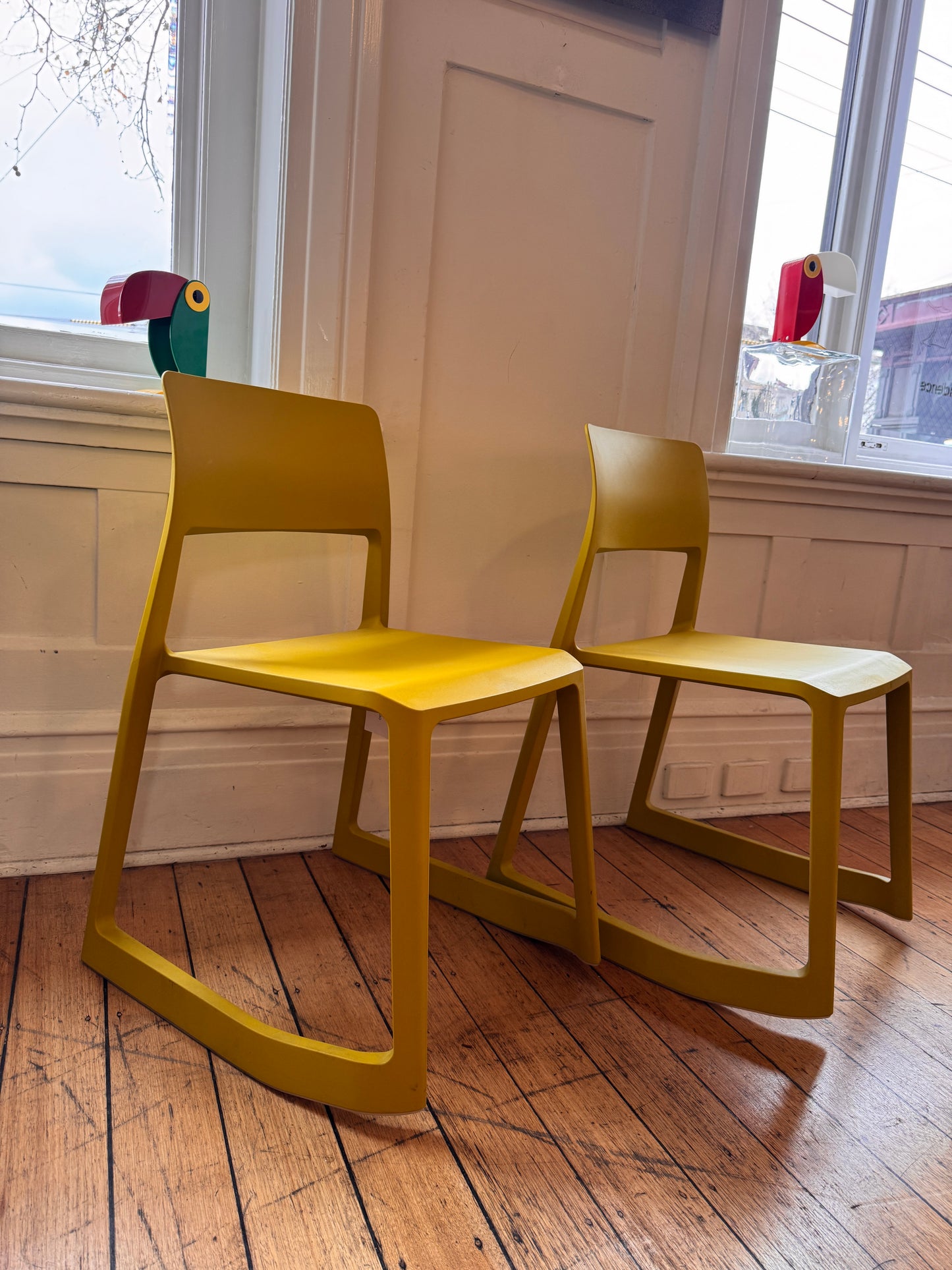 VITRA TAKEOVER / Tip Ton Seat by Edward Barber & Jay Osgerby - Mustard