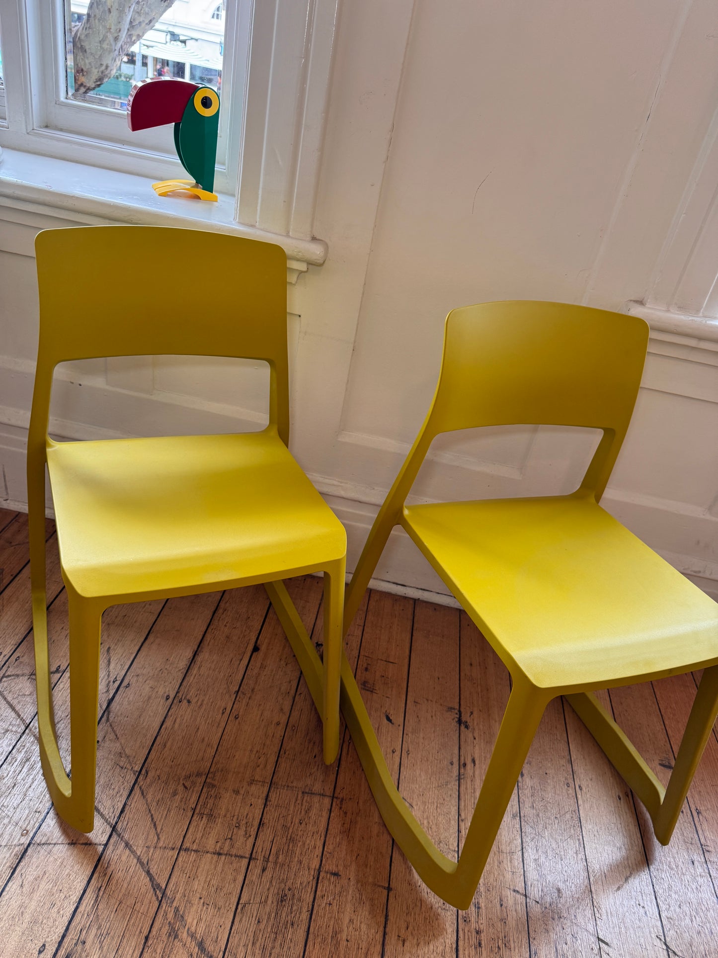 VITRA TAKEOVER / Tip Ton Seat by Edward Barber & Jay Osgerby - Mustard