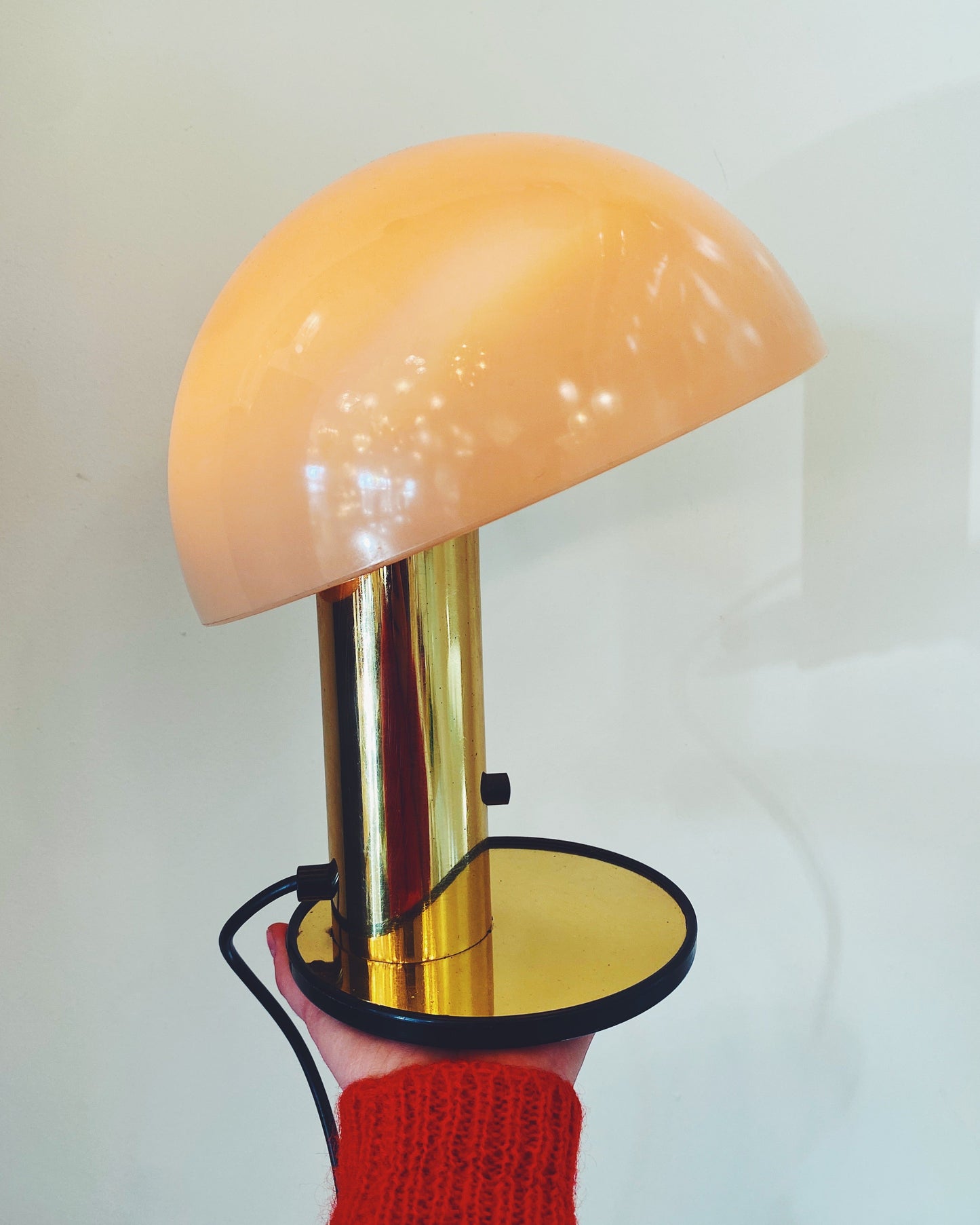 VALENTI LUCE / Vaga Table Lamp by Franco Mirenzi