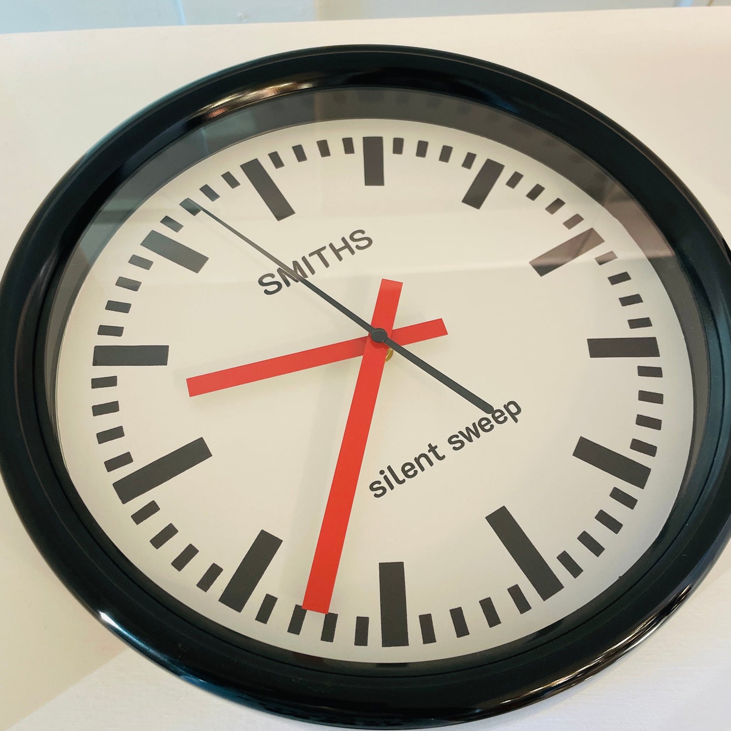 SMITHS / Silent Sweep Swiss Station Clock