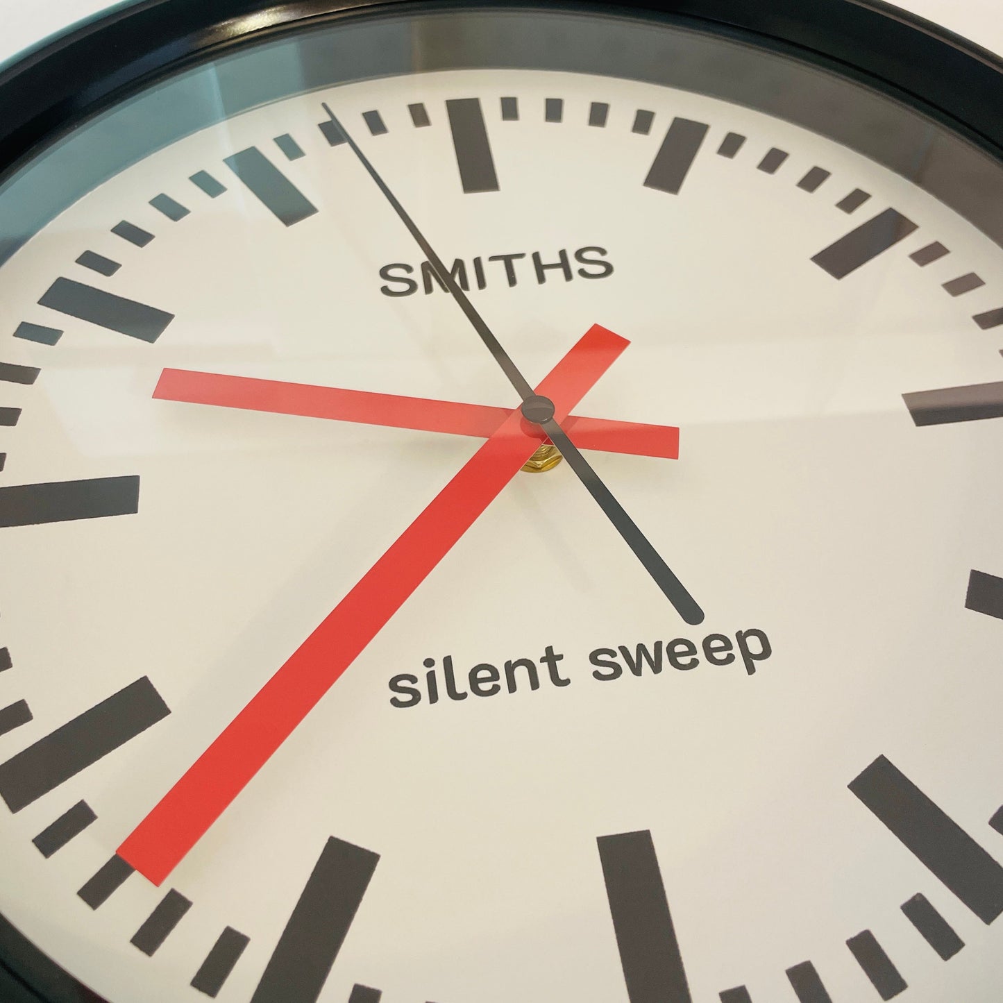 SMITHS / Silent Sweep Swiss Station Clock