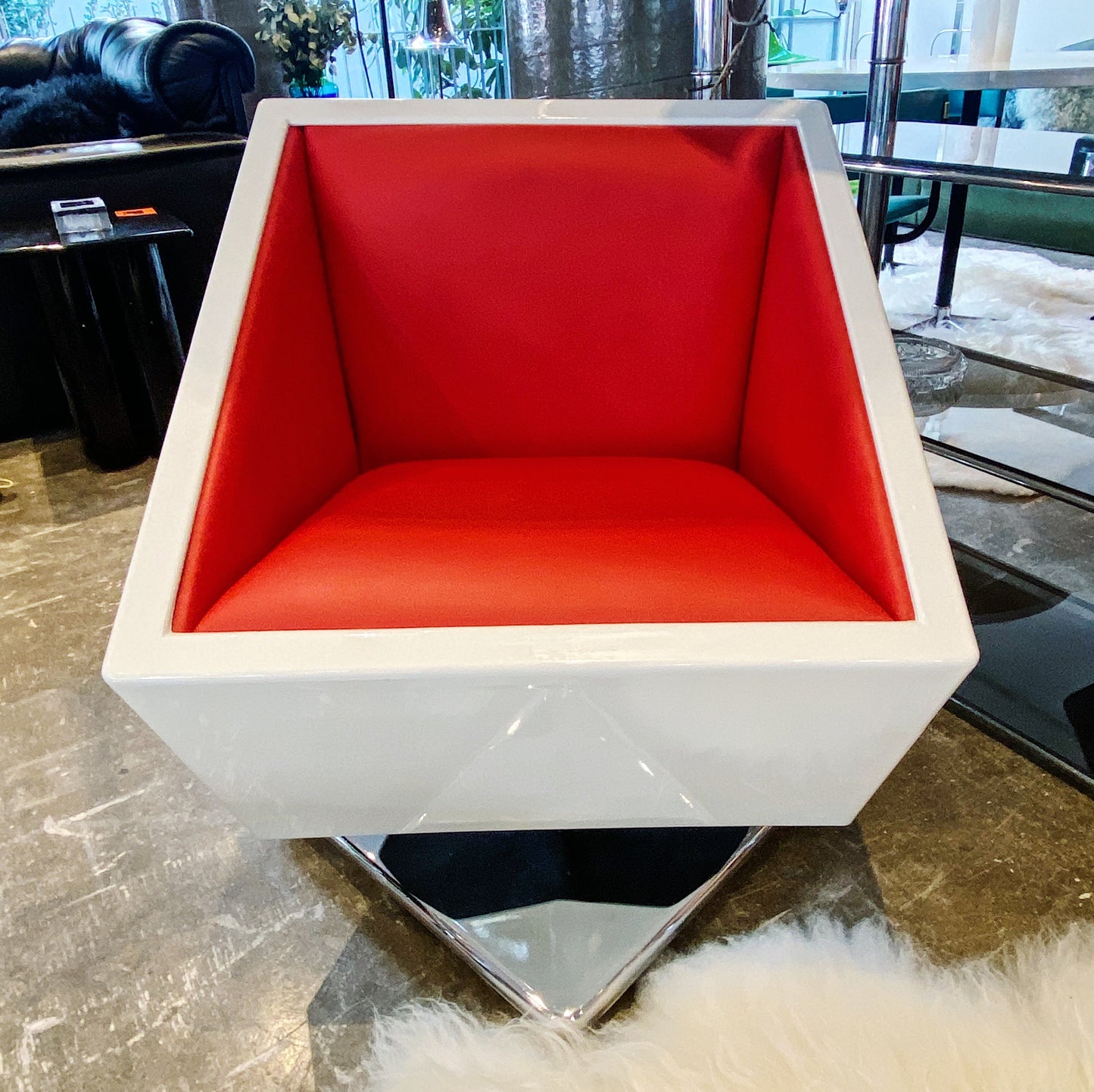 FANTASY #128 / Space Age Modernist Cube Chair - Red