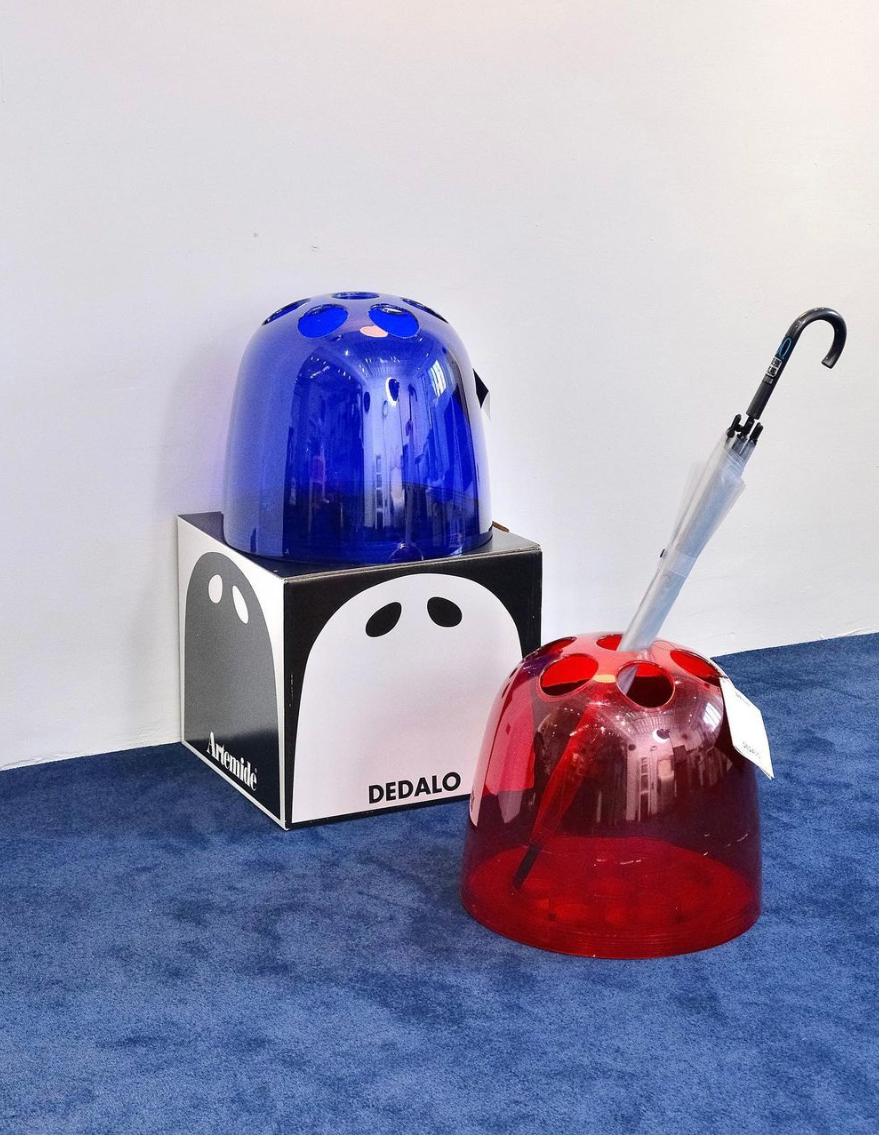 ARTEMIDE / Dedalo Umbrella Stand by Emma Gismondi Schweinberger