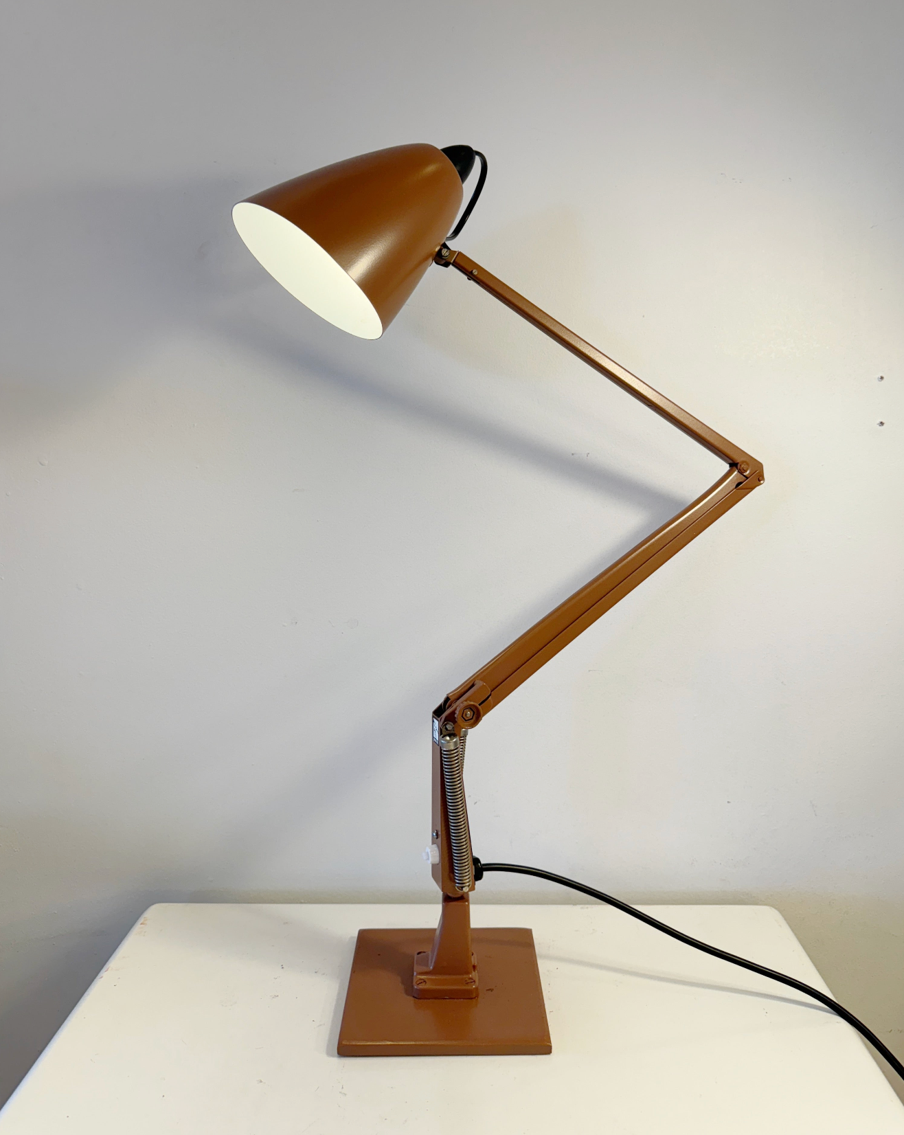 PLANET / Studio K Desk Lamp - Coffee