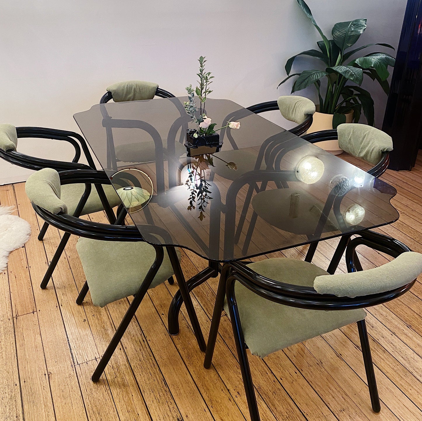 FANTASY #302 / Nero & Sage Curved Dining Setting