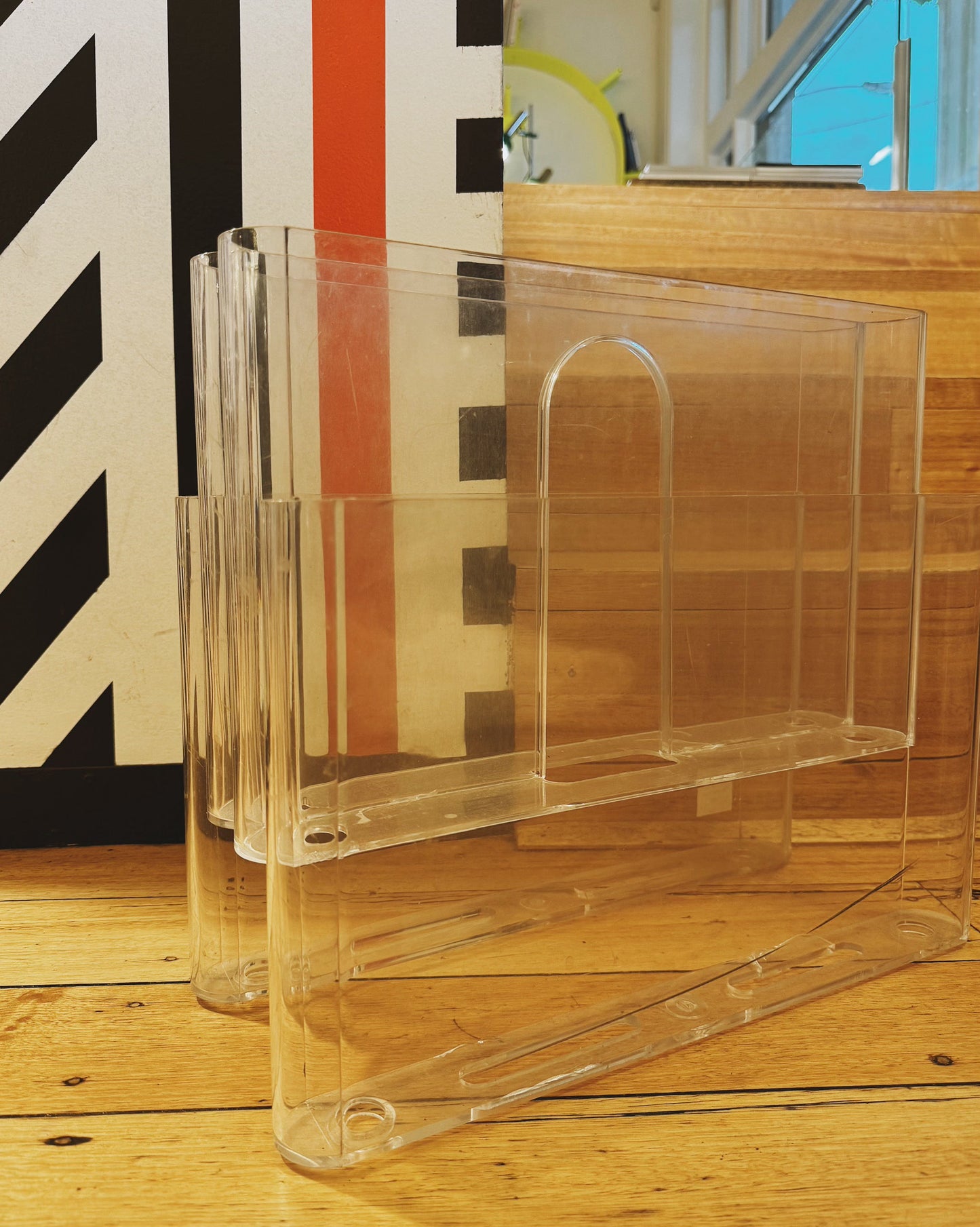 KARTELL / Transparent Crystal Kartell Magazine Rack designed by Giotto Stoppino