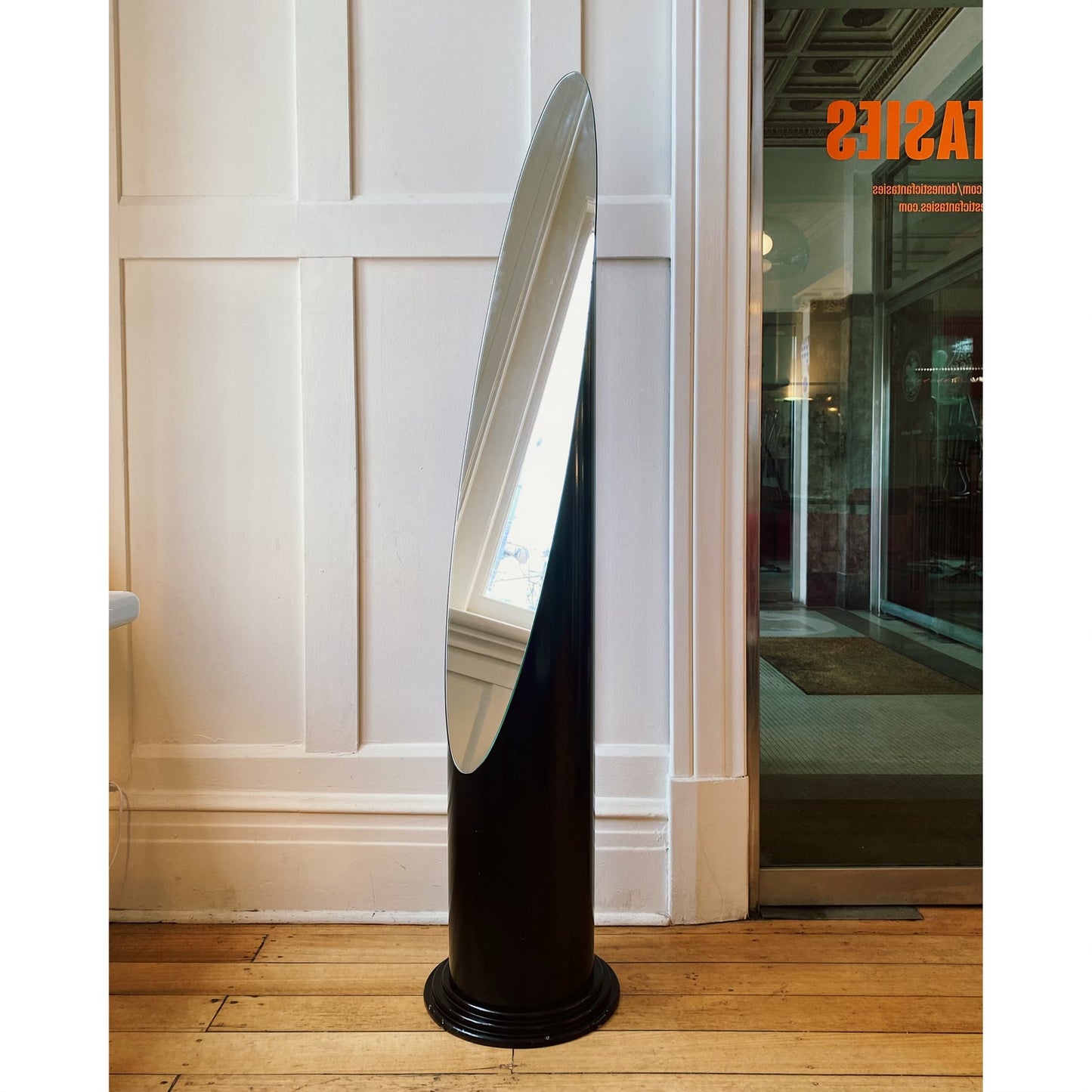 FANTASY #361 / 1970s Onyx Lipstick Mirror