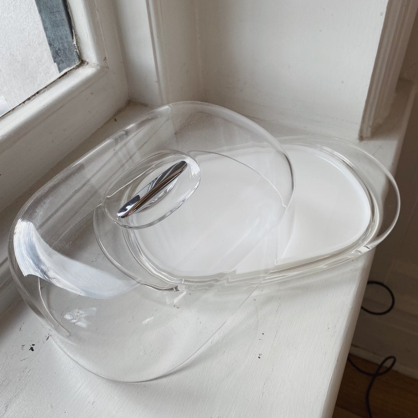 GUZZINI / Feeling Fresh Tray Dome + Chopping Board by Robin Levien