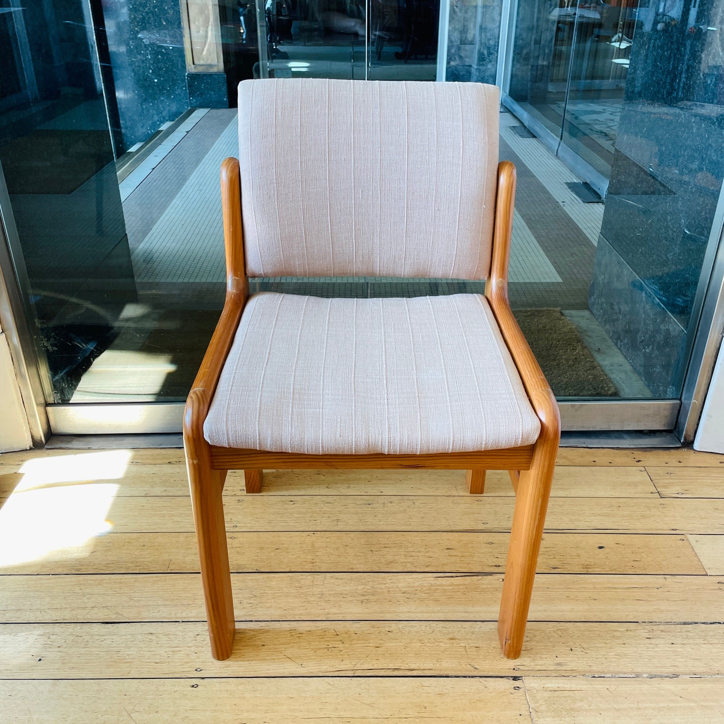 POST MODERN / Set of 6 Pine Dining Chairs - Blush