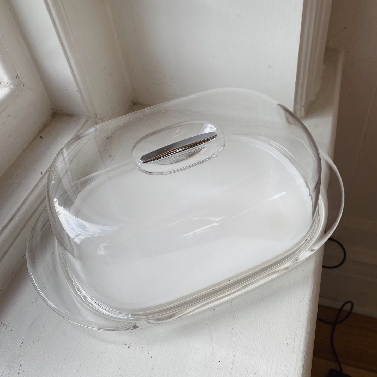 GUZZINI / Feeling Fresh Tray Dome + Chopping Board by Robin Levien