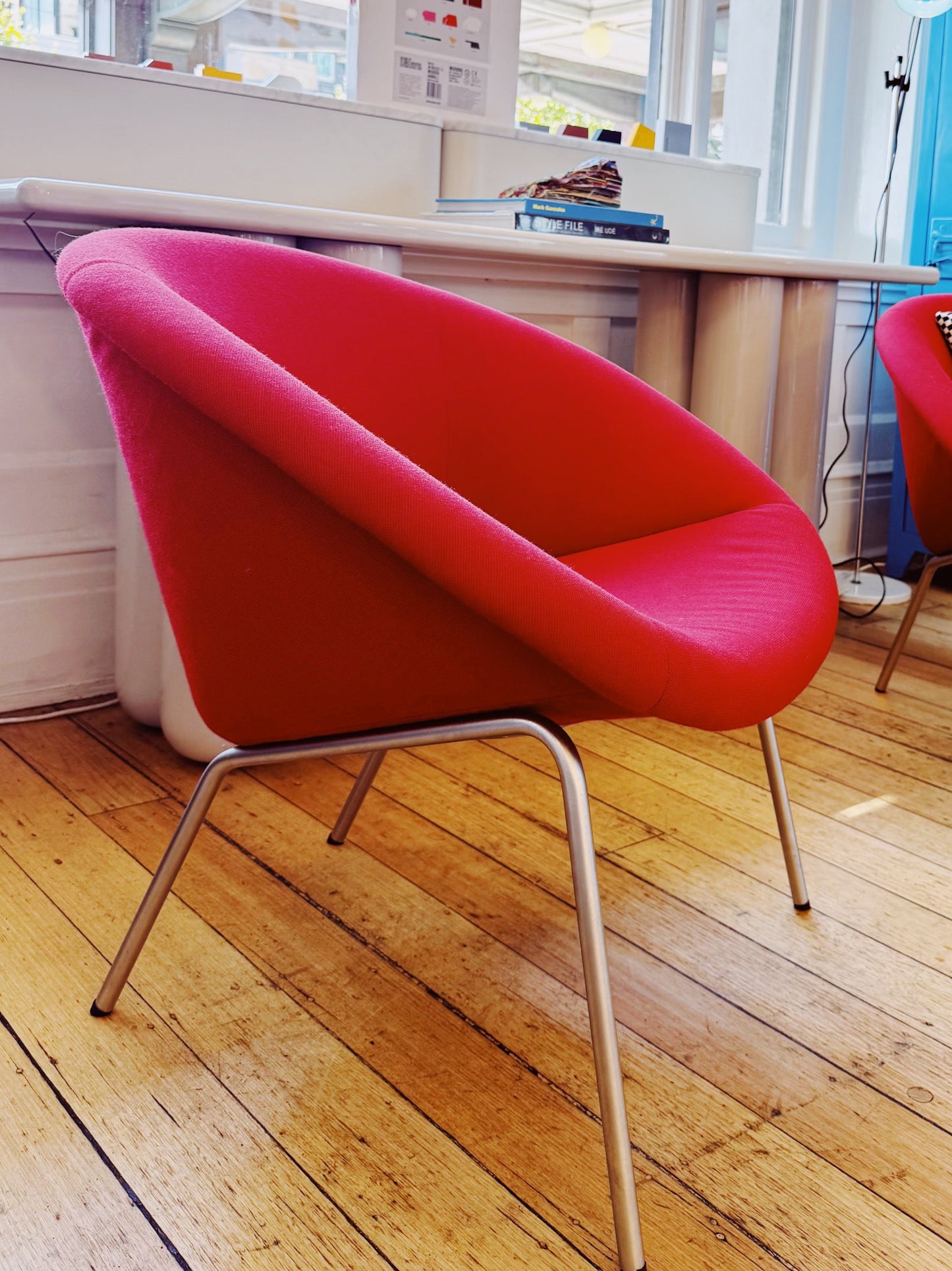 KNOLL / 369 Tub Chairs & Table Three Piece Setting by Walter Knoll